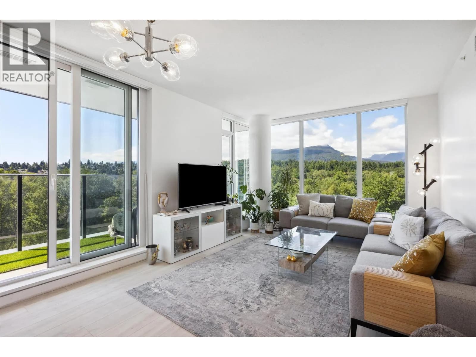 1471 HUNTER STREET, North Vancouver