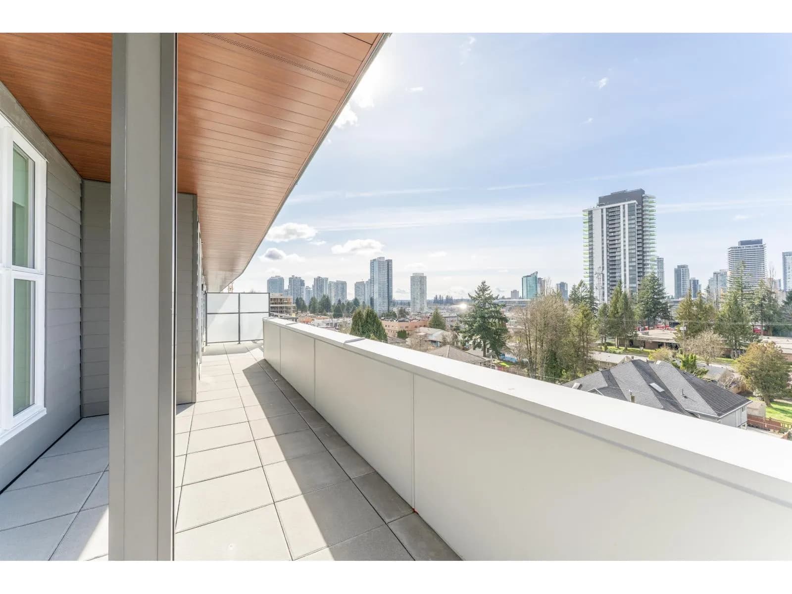 #608 10488 138A STREET, Surrey, BC photo 2