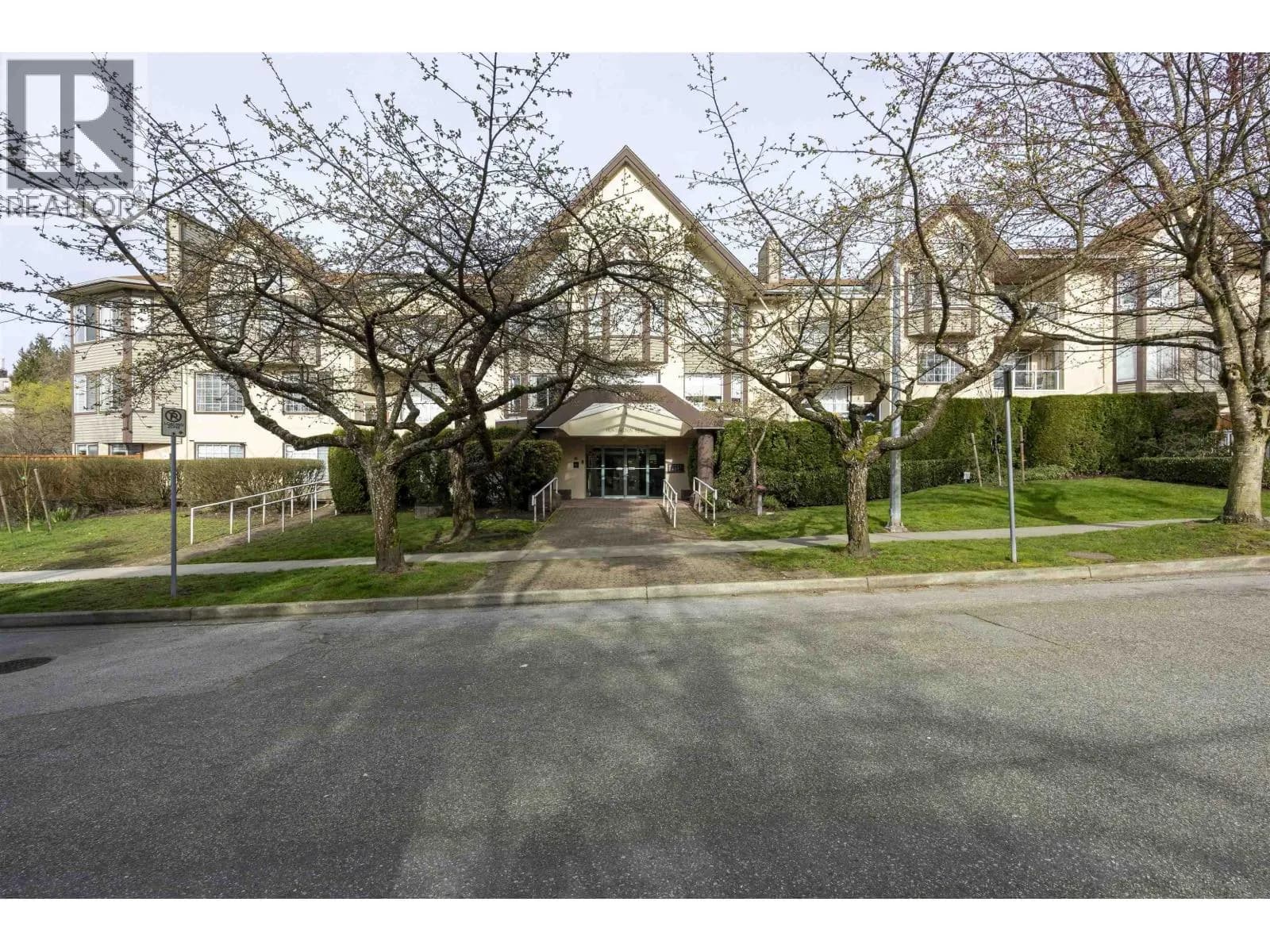 #304 1009 HOWAY STREET, New Westminster, BC photo 3