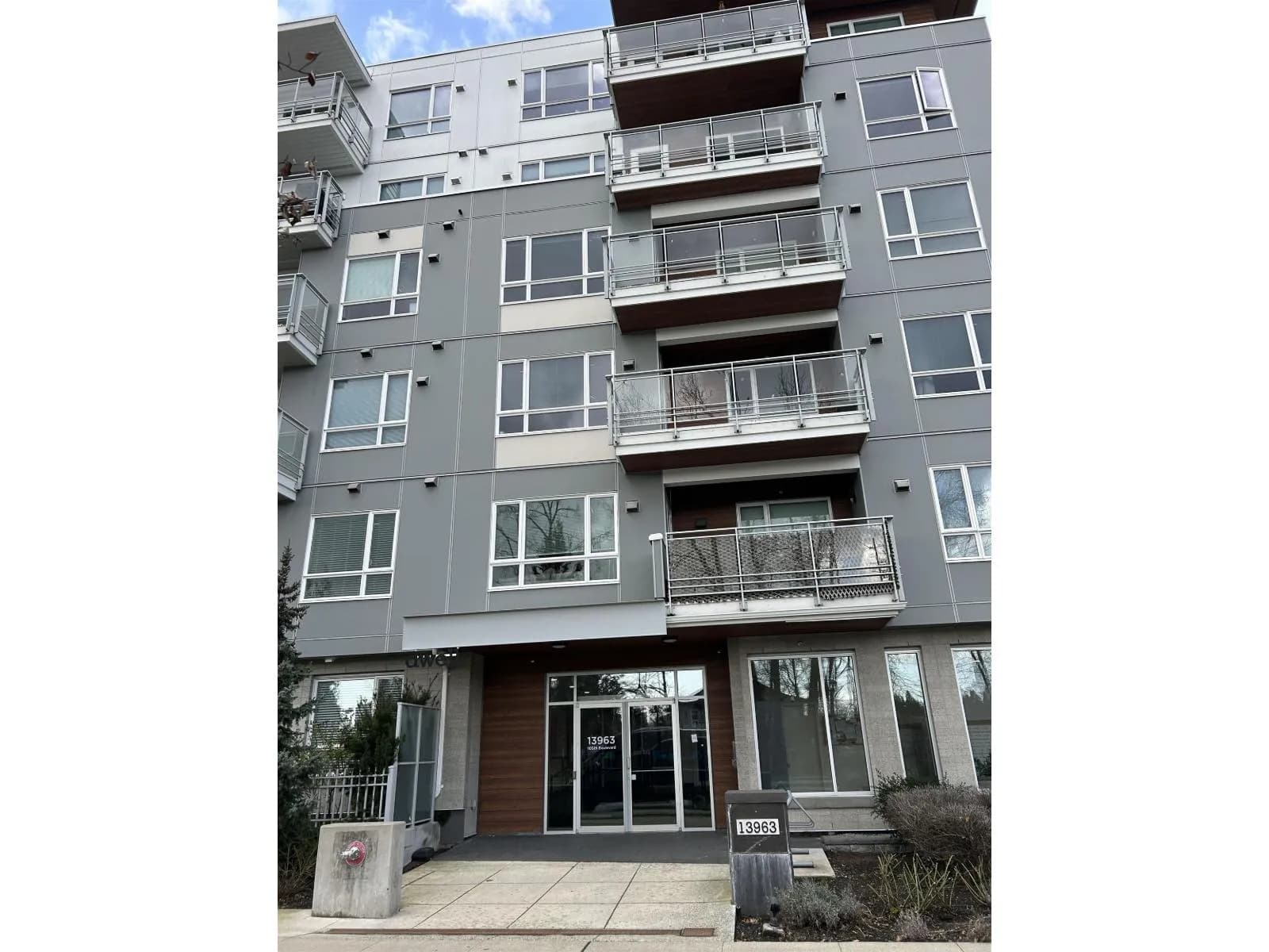 #416 13963 105 BOULEVARD, Surrey, BC photo 2