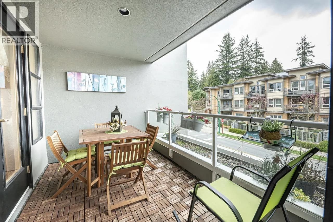 #206 3151 WOODBINE DRIVE, North Vancouver, BC photo 4