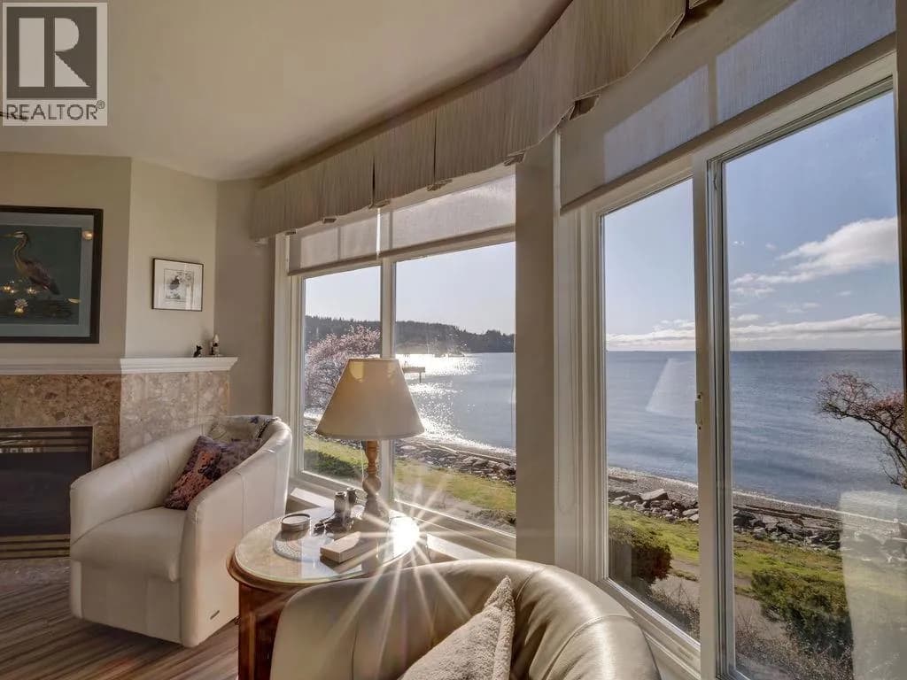 5470 INLET AVENUE, Sechelt