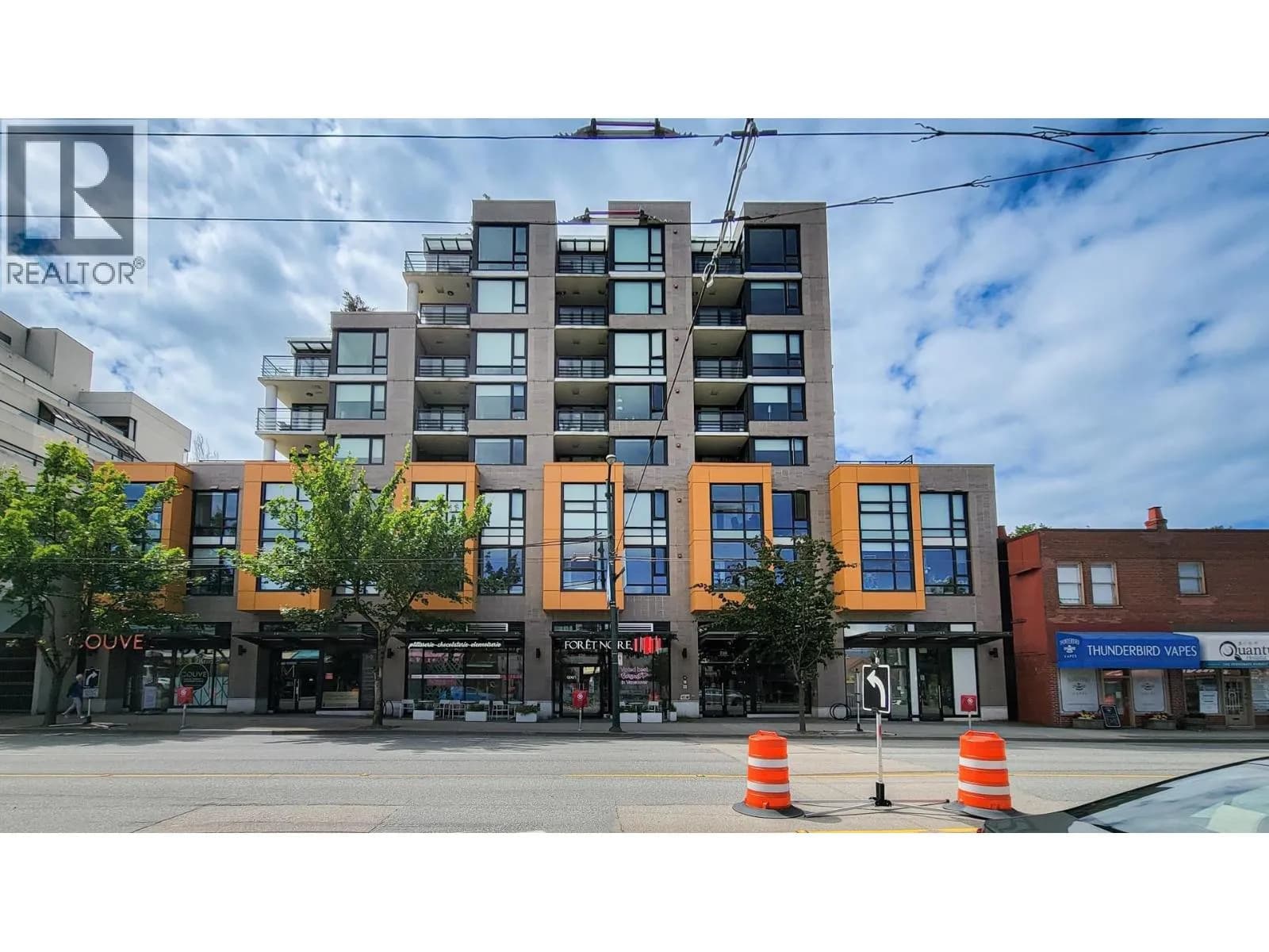 #802 238 W BROADWAY, Vancouver, BC photo 1
