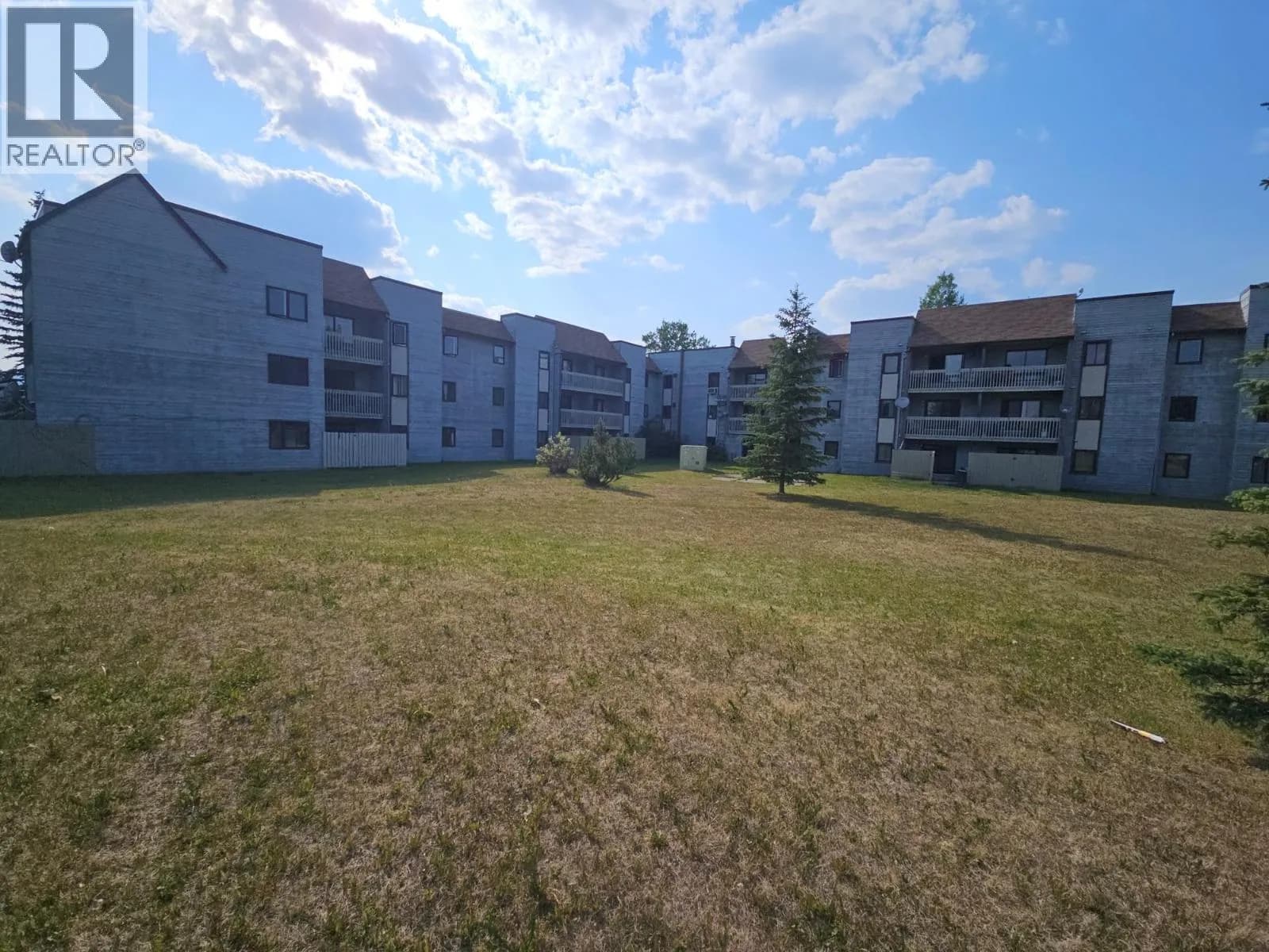 320 Northgate, Tumbler Ridge