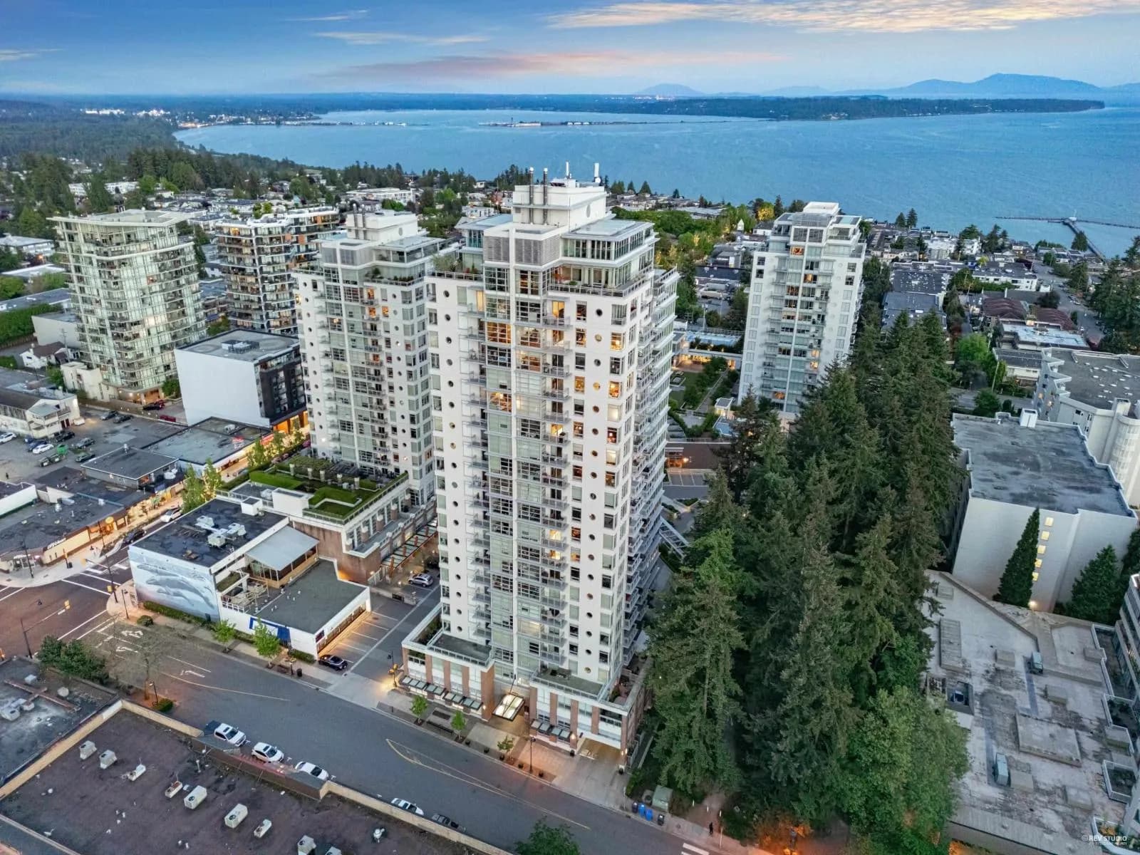 15152 RUSSELL AVENUE, White Rock