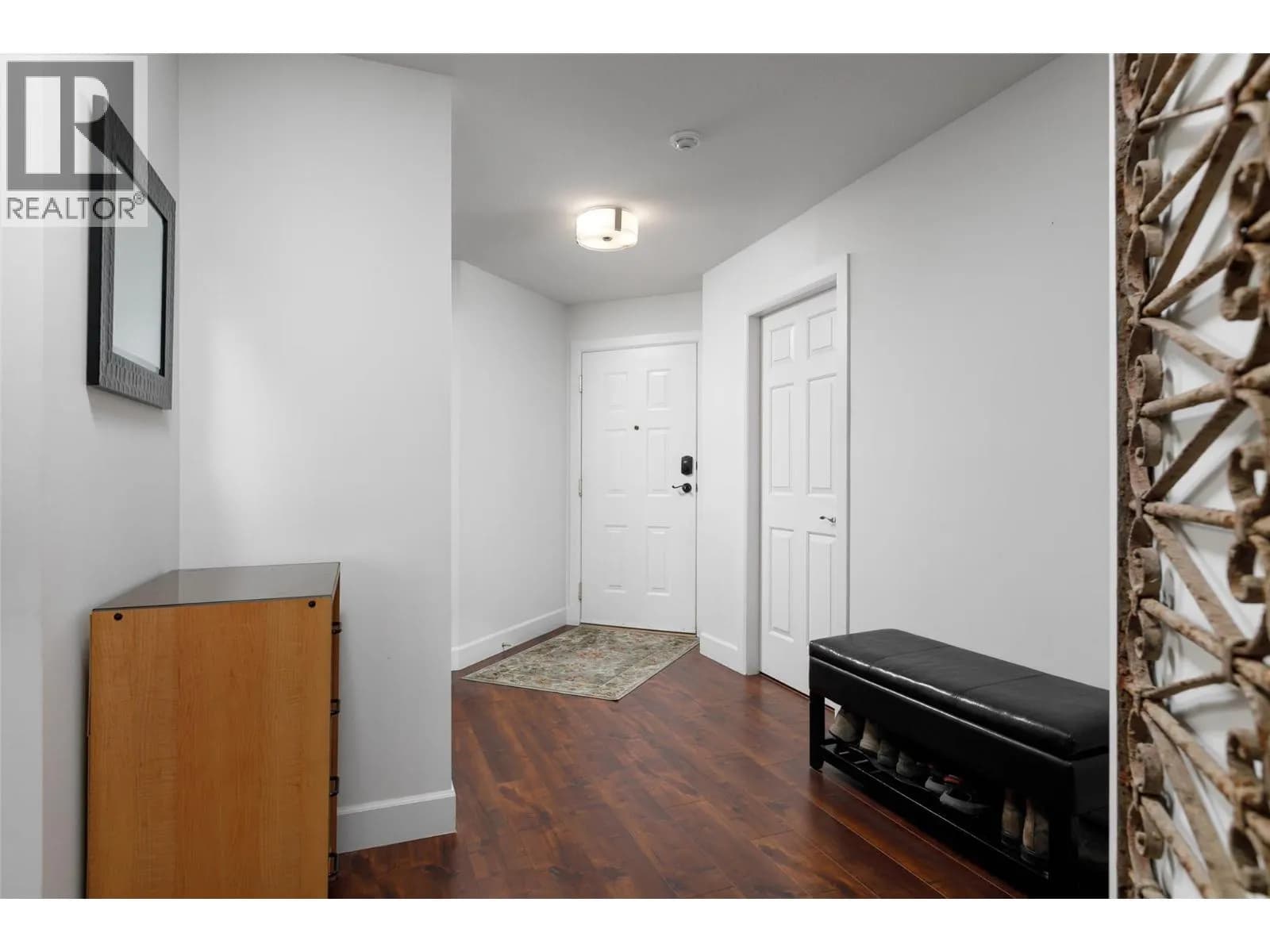 #202 1055 Lawrence Avenue, Kelowna, BC photo 2