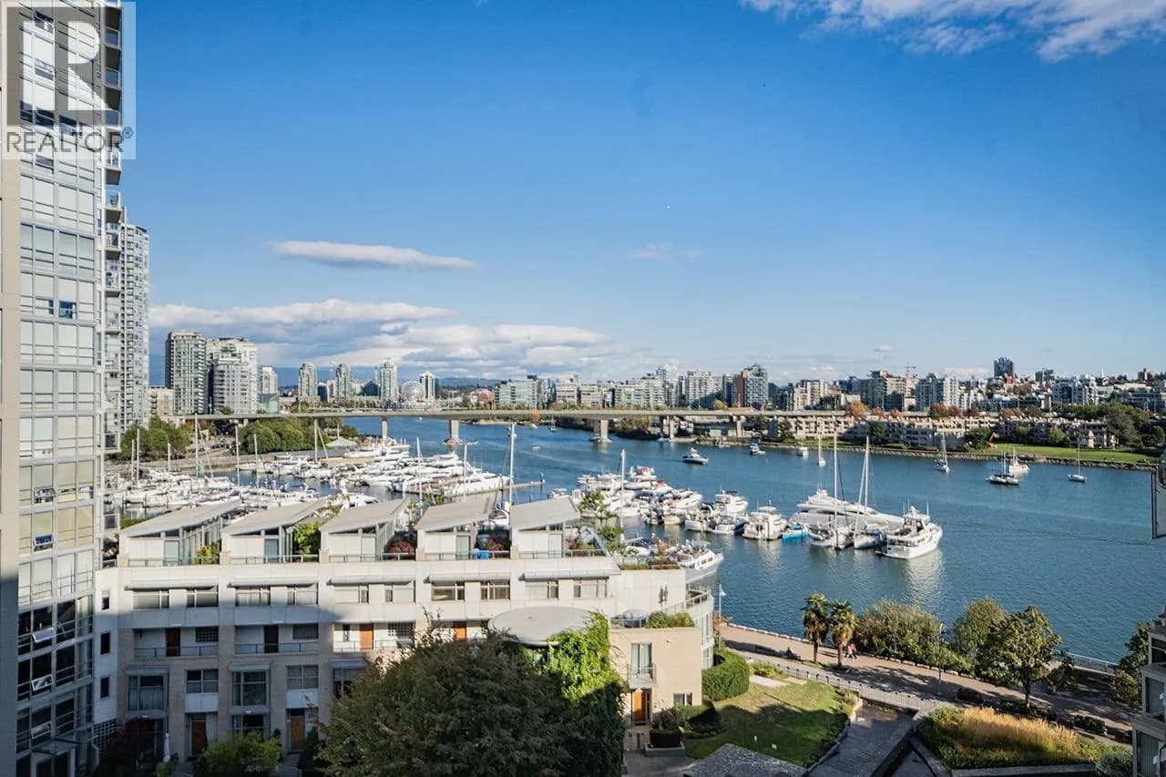 #PH1003 1288 MARINASIDE CRESCENT, Vancouver, BC photo 2