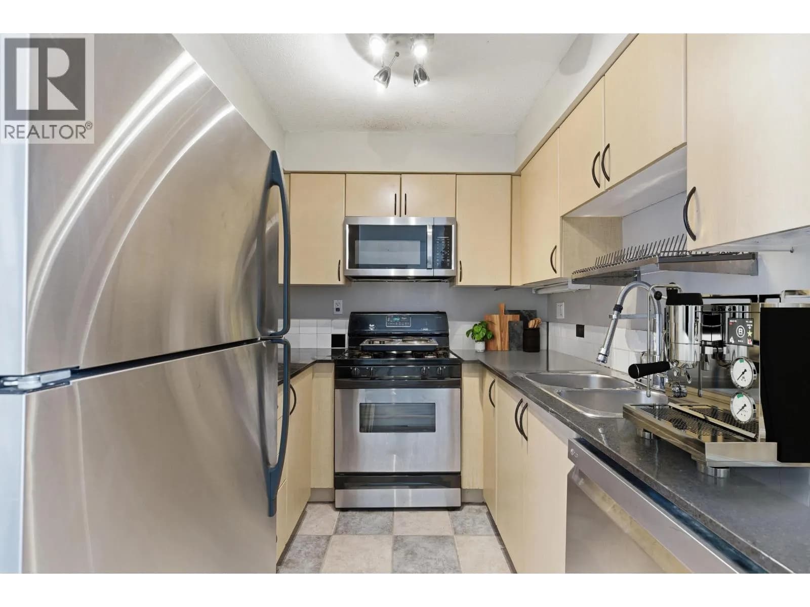 #2705 63 KEEFER PLACE, Vancouver, BC photo 2