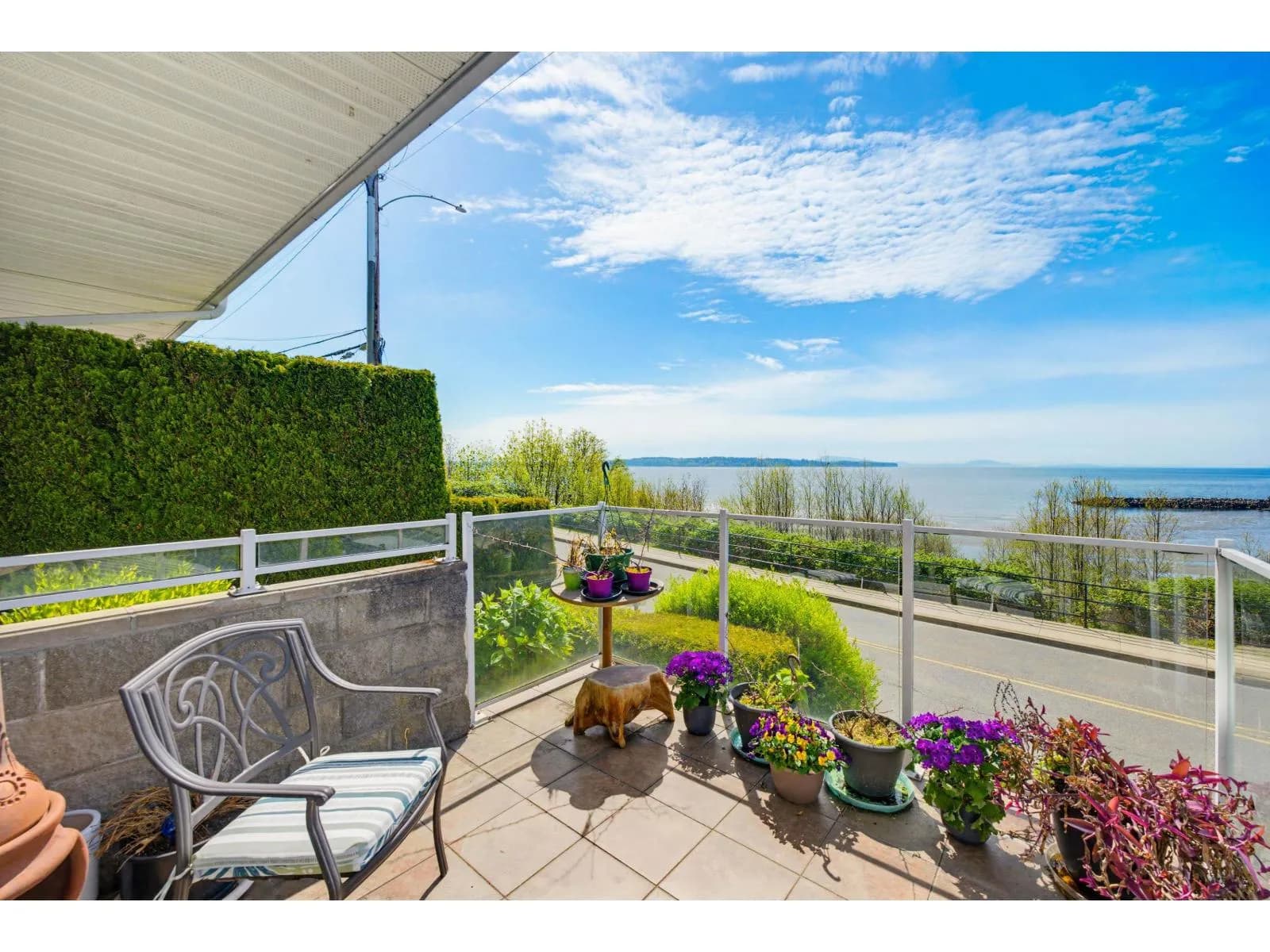 15165 MARINE DRIVE, White Rock
