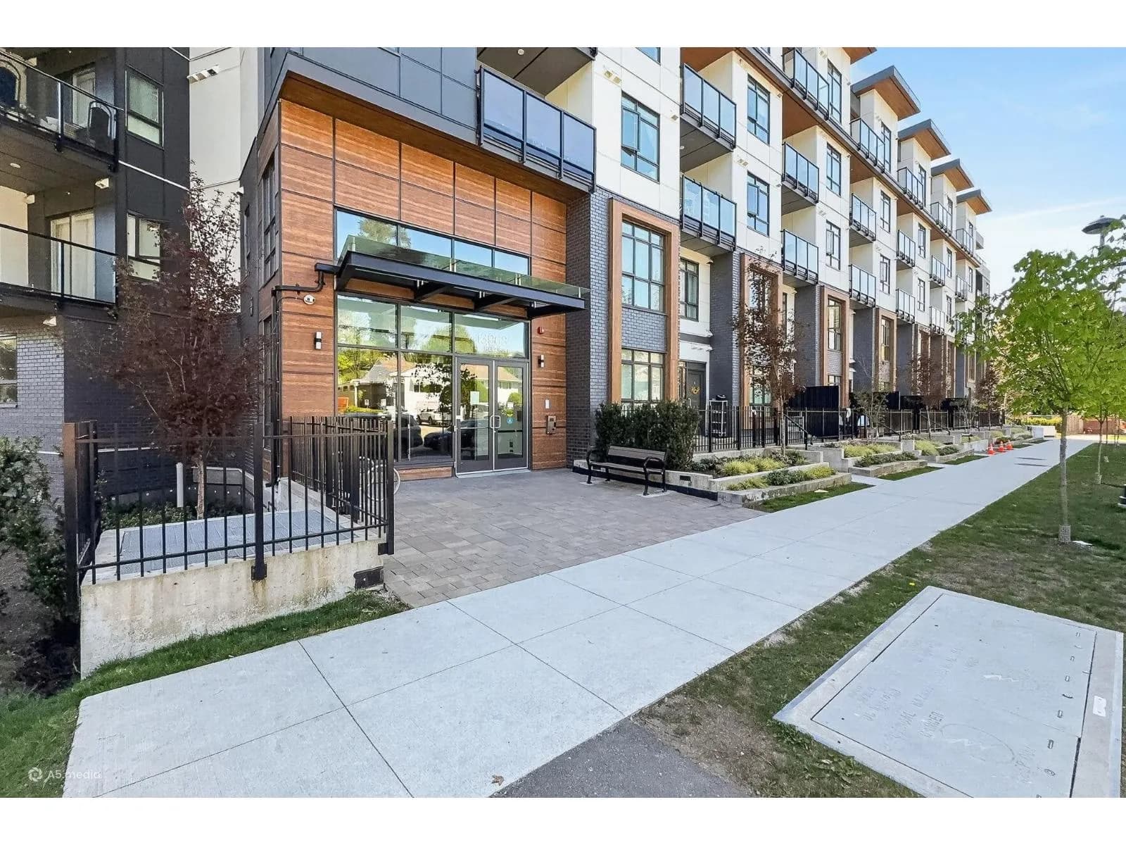 #318 13968 LAUREL DRIVE, Surrey, BC photo 4