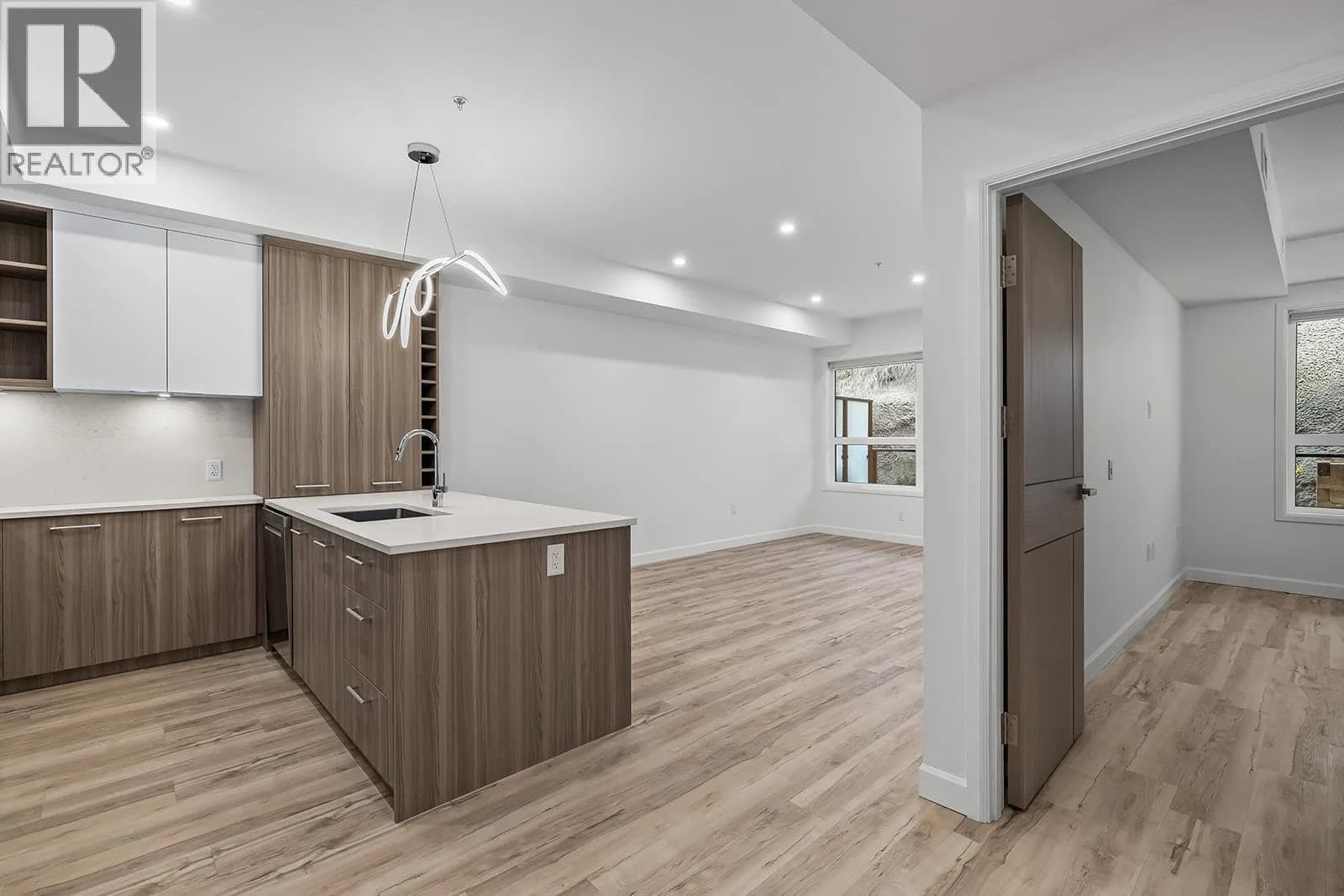 #224 630 Boynton Place, Kelowna, BC photo 4