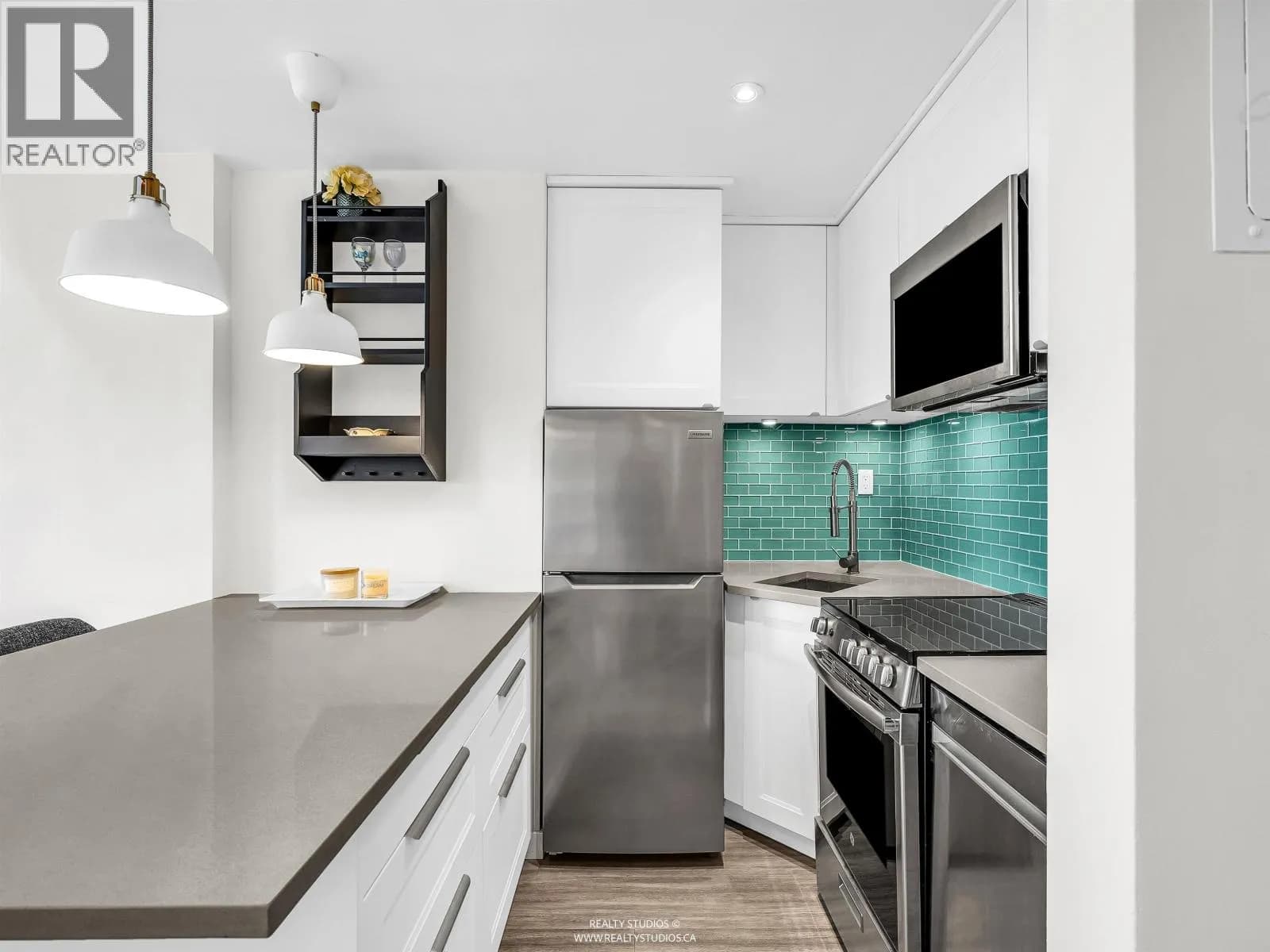 #501 1250 BURNABY STREET, Vancouver, BC photo 3