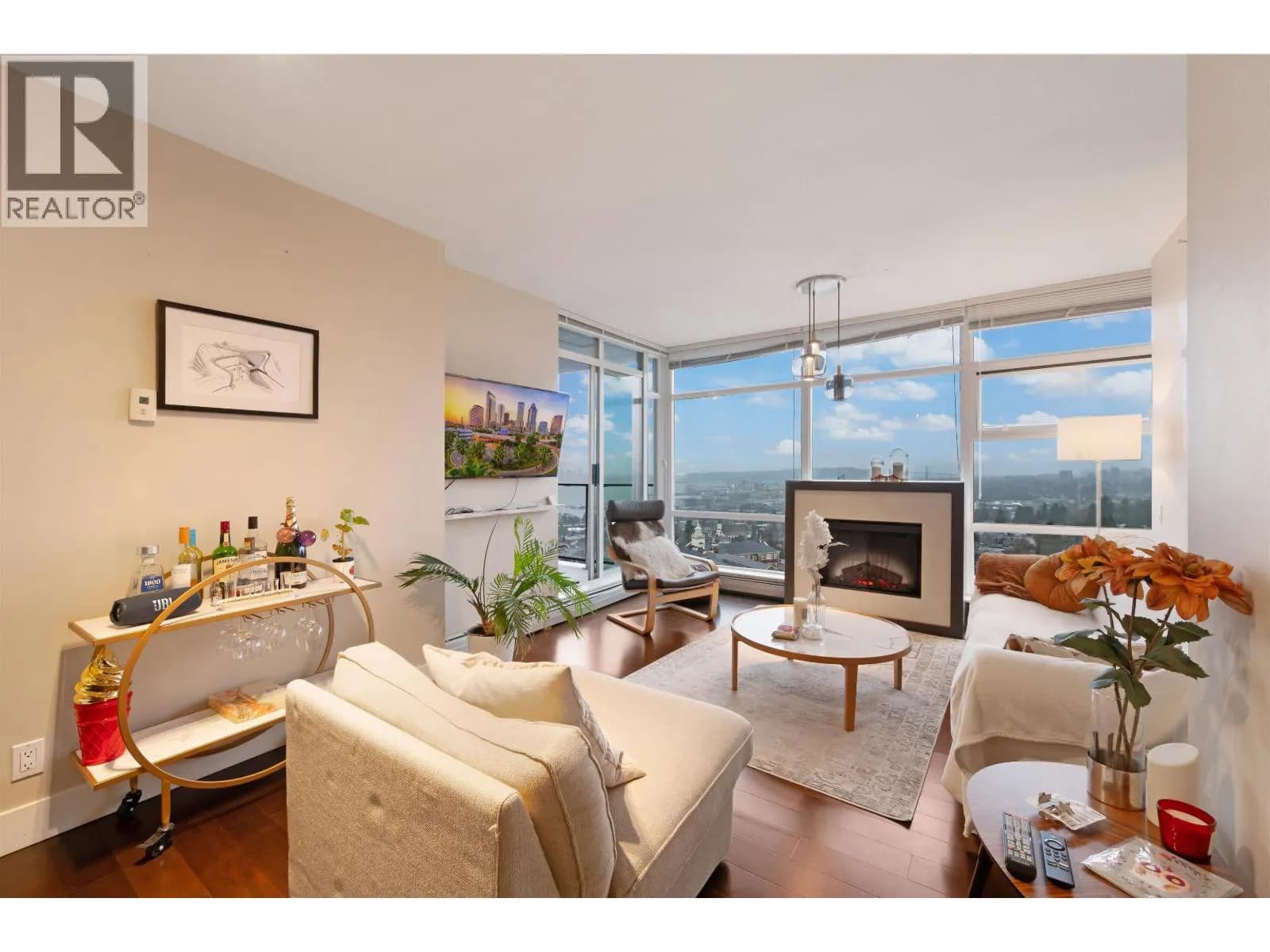1320 CHESTERFIELD AVENUE, North Vancouver