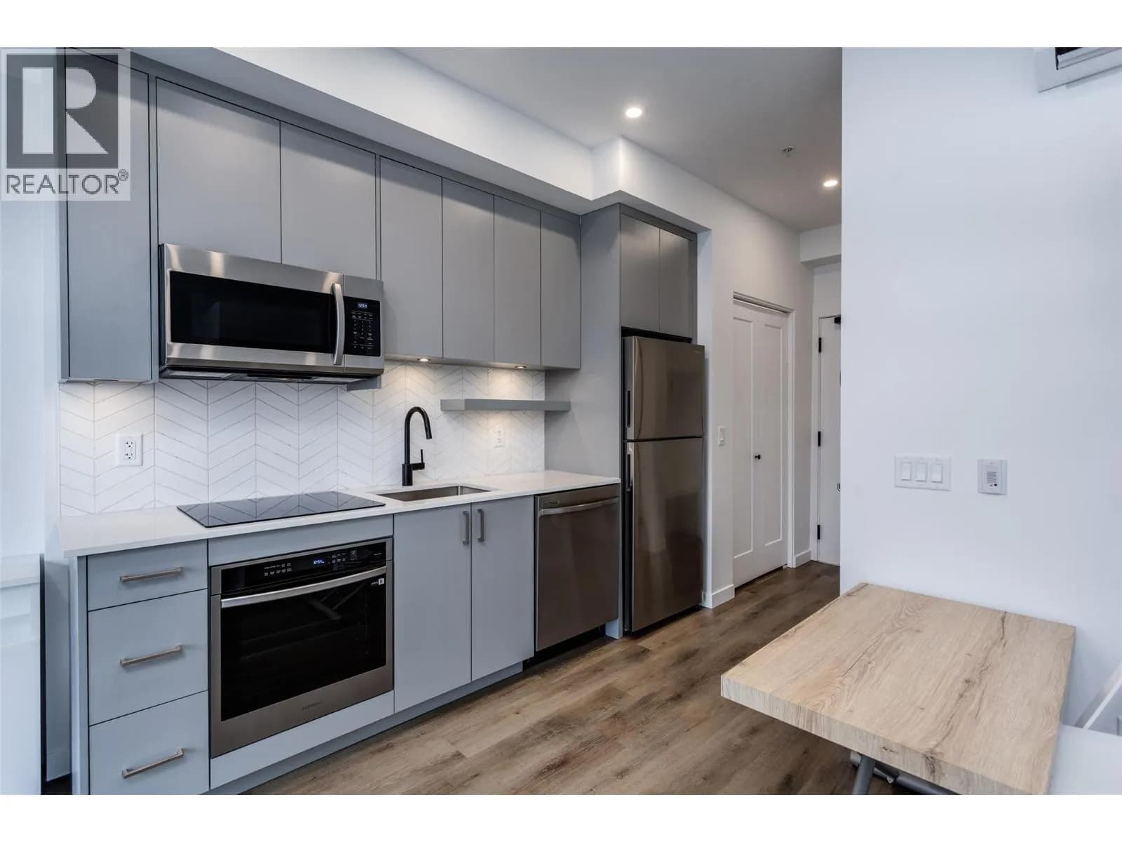 #307 1274 Devonshire Avenue, Kelowna, BC photo 2