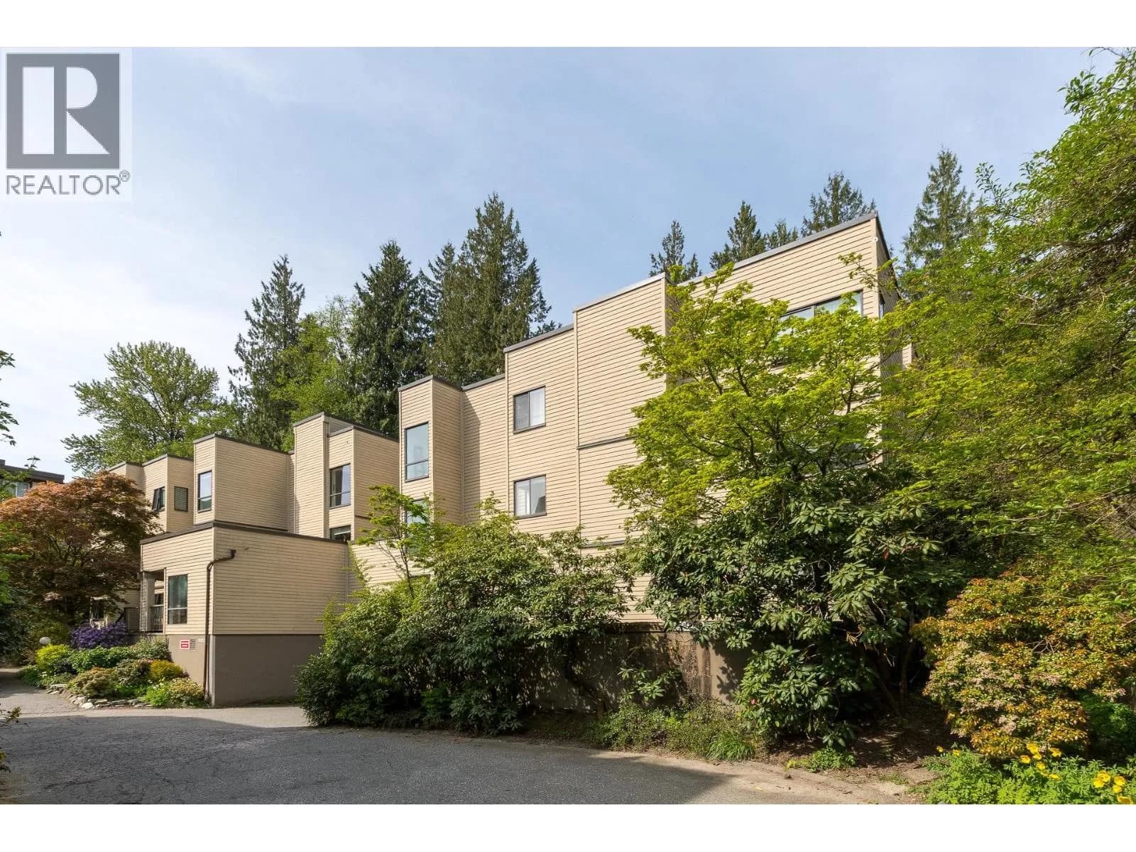 3275 MOUNTAIN HIGHWAY, North Vancouver