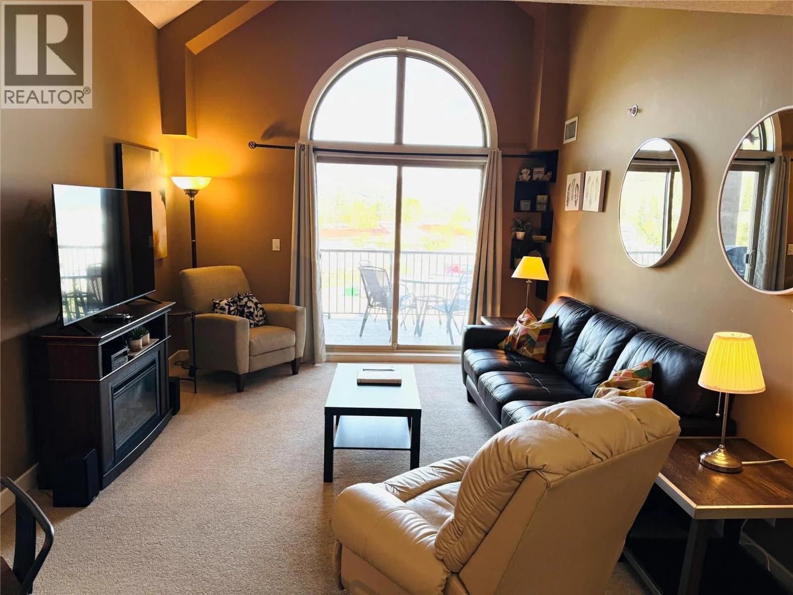 205 Third Avenue, Invermere