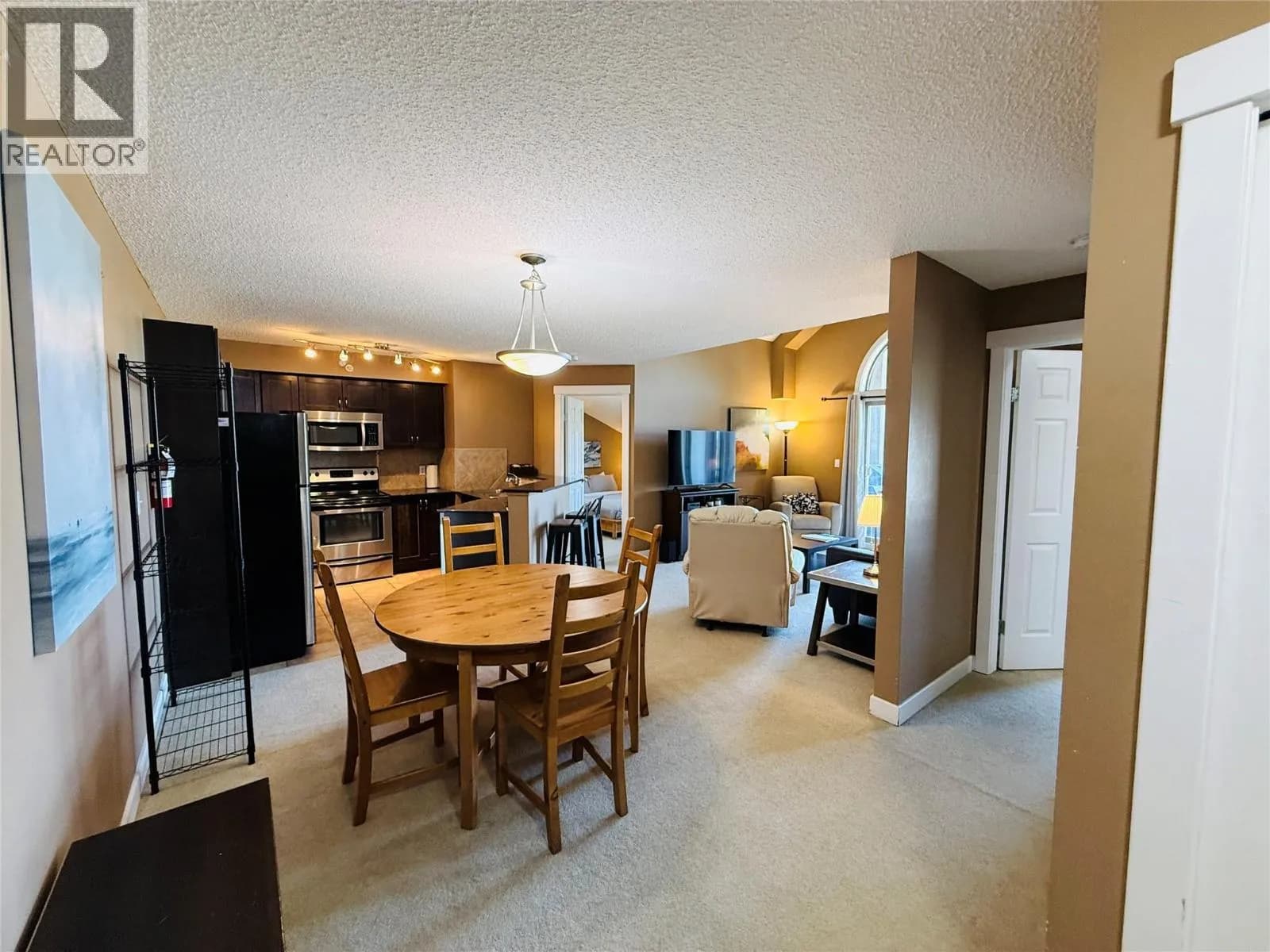 #3412 205 Third Avenue, Invermere, BC photo 2