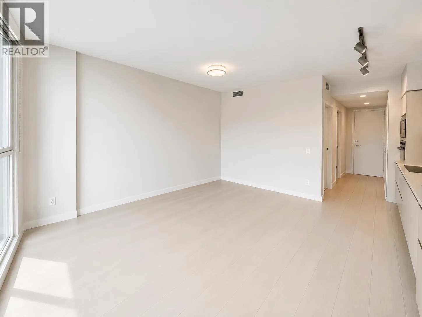 #620 180 E 2ND AVENUE, Vancouver, BC photo 2