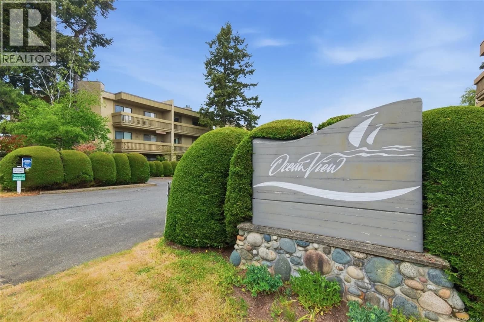 #208 363 Morison Ave, Parksville, BC photo 2