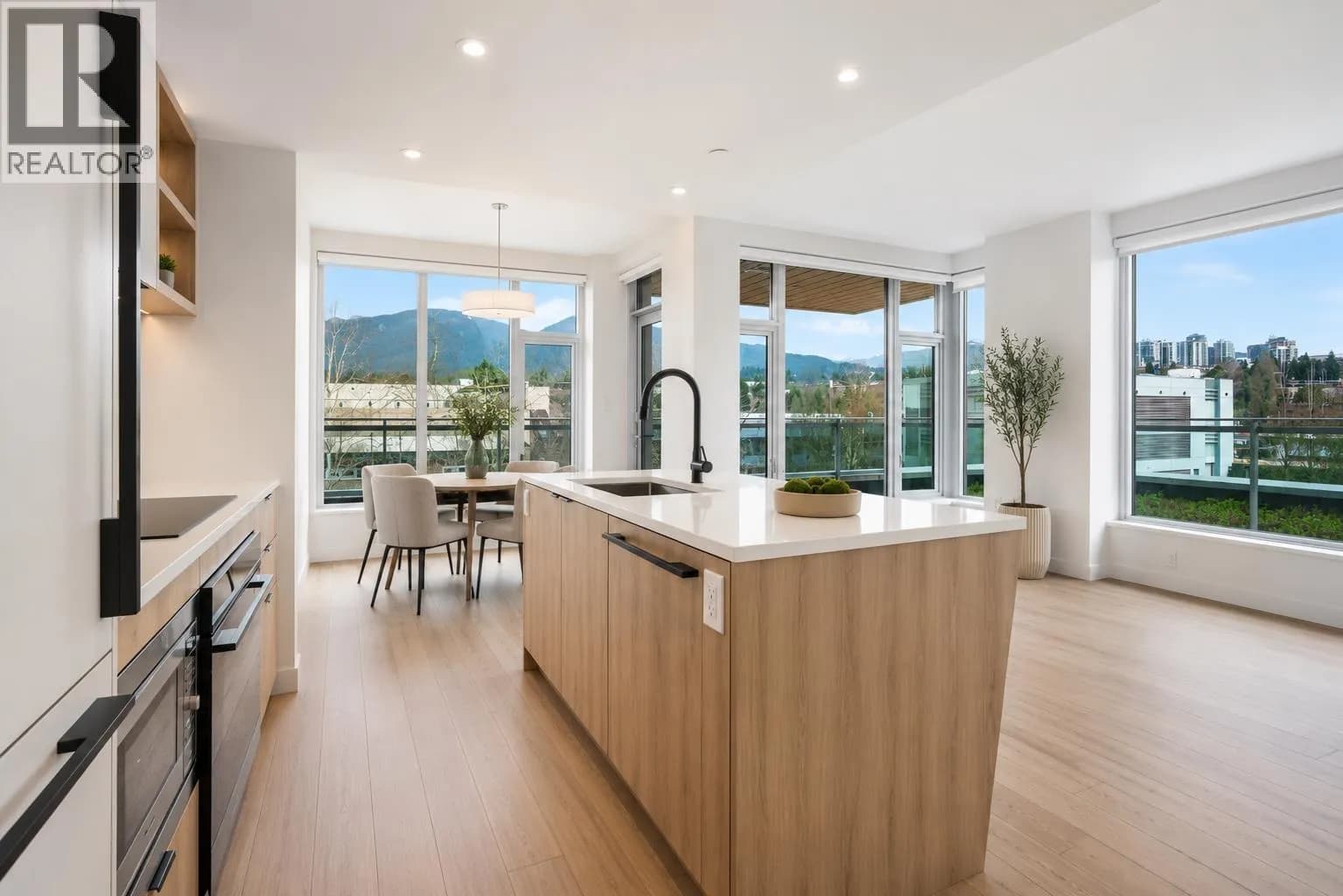#312 755 HARBOURSIDE DRIVE, North Vancouver, BC photo 3