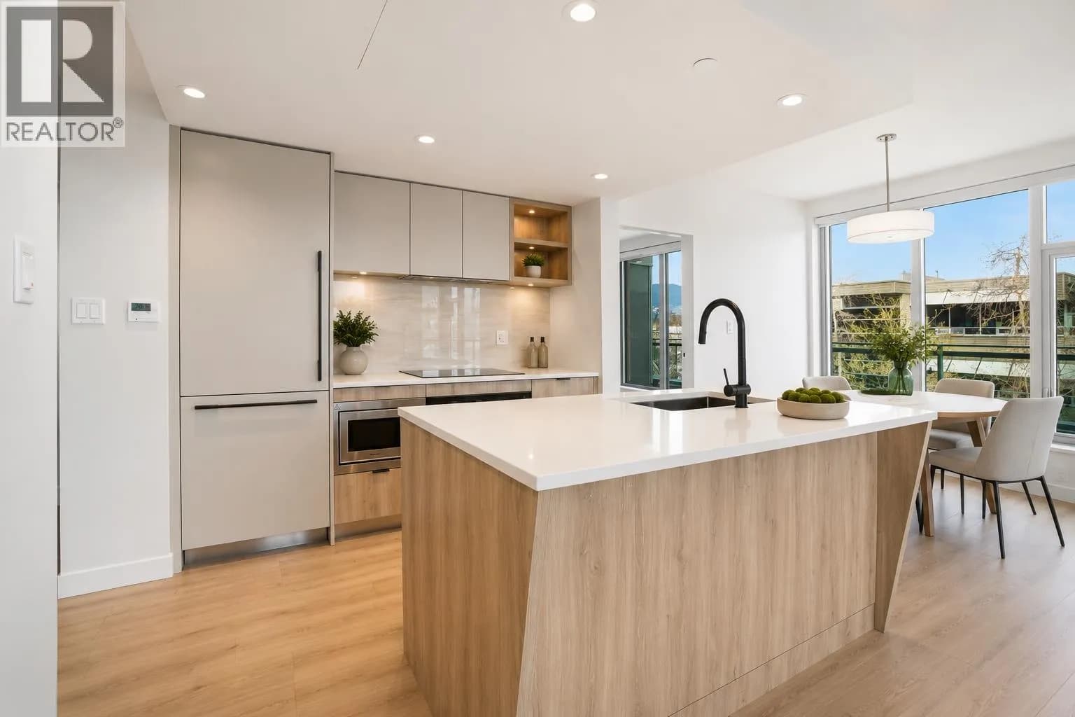 #312 755 HARBOURSIDE DRIVE, North Vancouver, BC photo 4