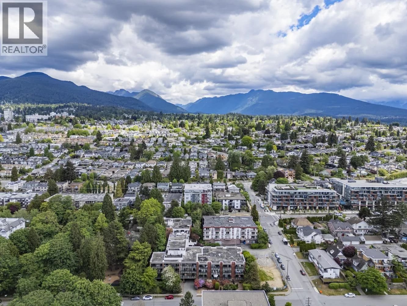 360 E 2ND STREET, North Vancouver