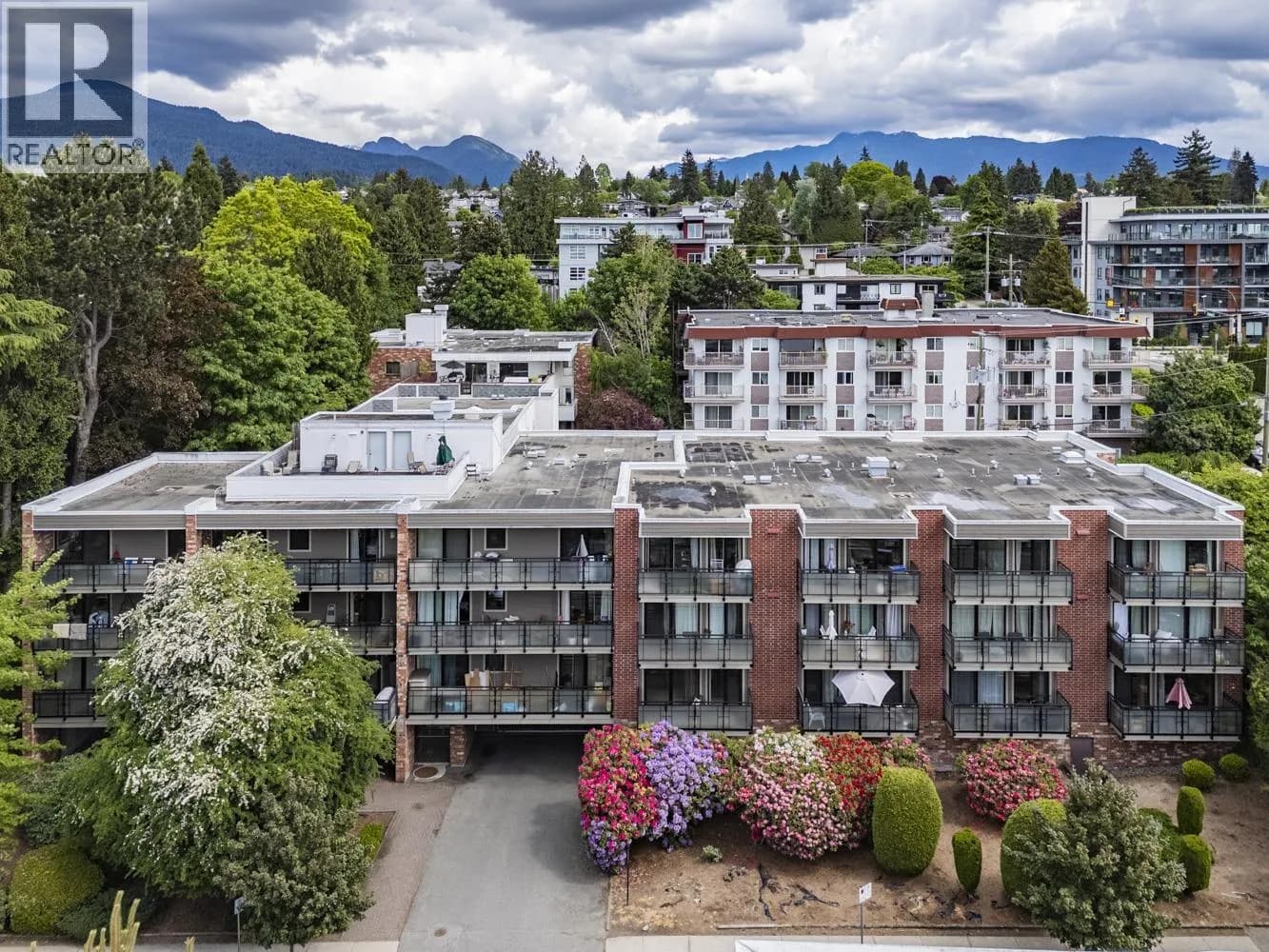 #310 360 E 2ND STREET, North Vancouver, BC photo 2