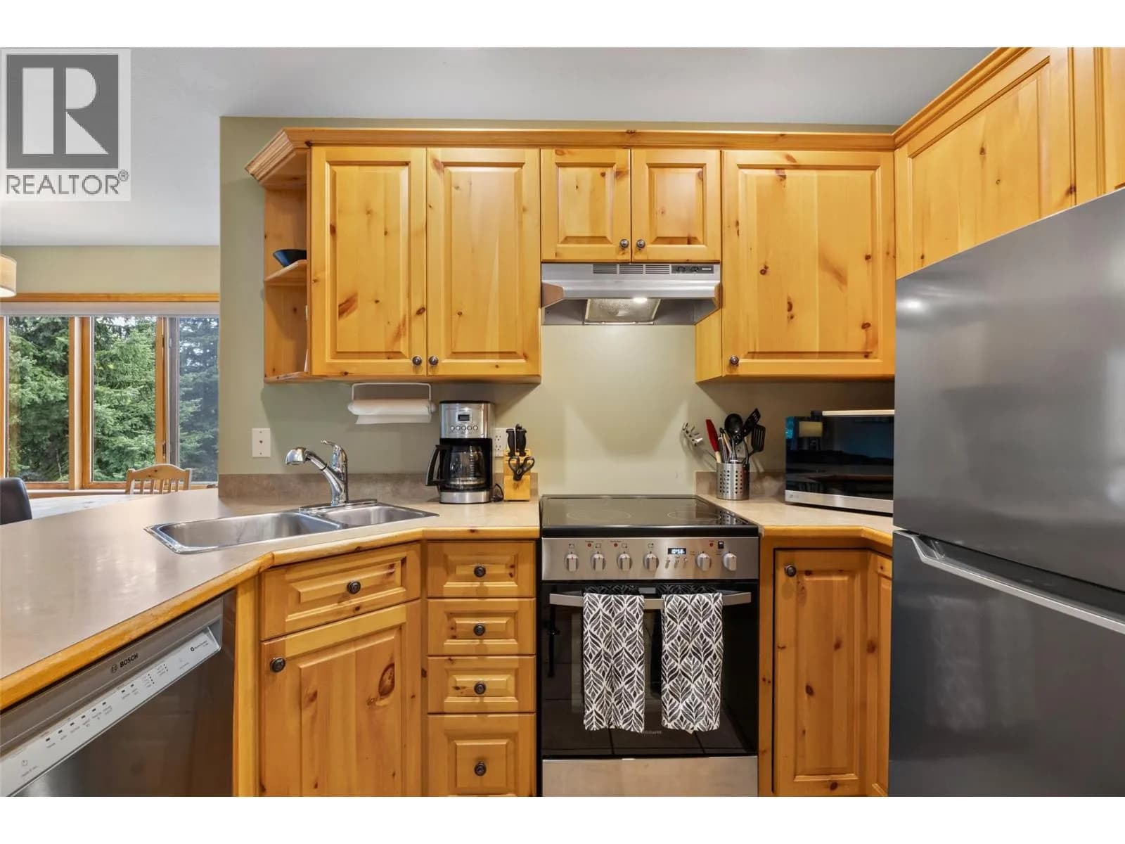 #38 3320 Village Place, Sun Peaks, BC photo 4