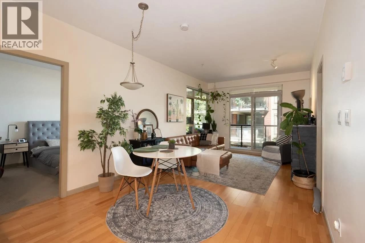 #202 200 CAPILANO ROAD, Port Moody, BC photo 4