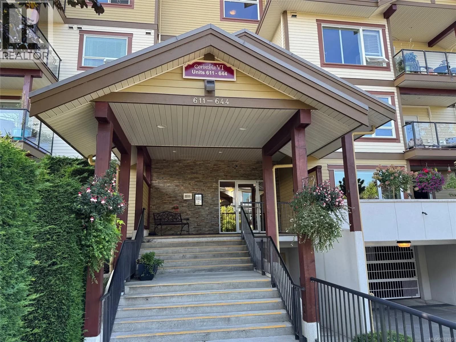 #636 3666 Royal Vista Way, Courtenay, BC photo 3
