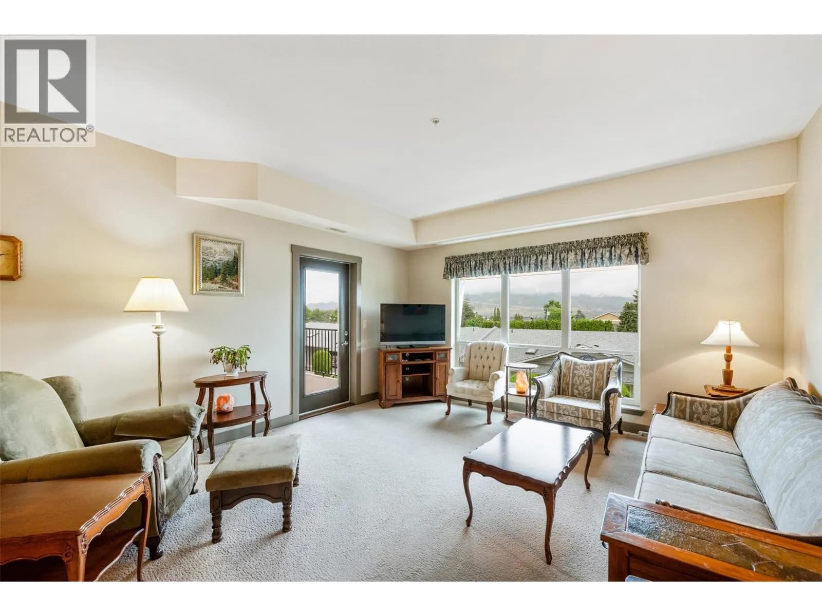 #204 873 Forestbrook Drive, Penticton, BC photo 4