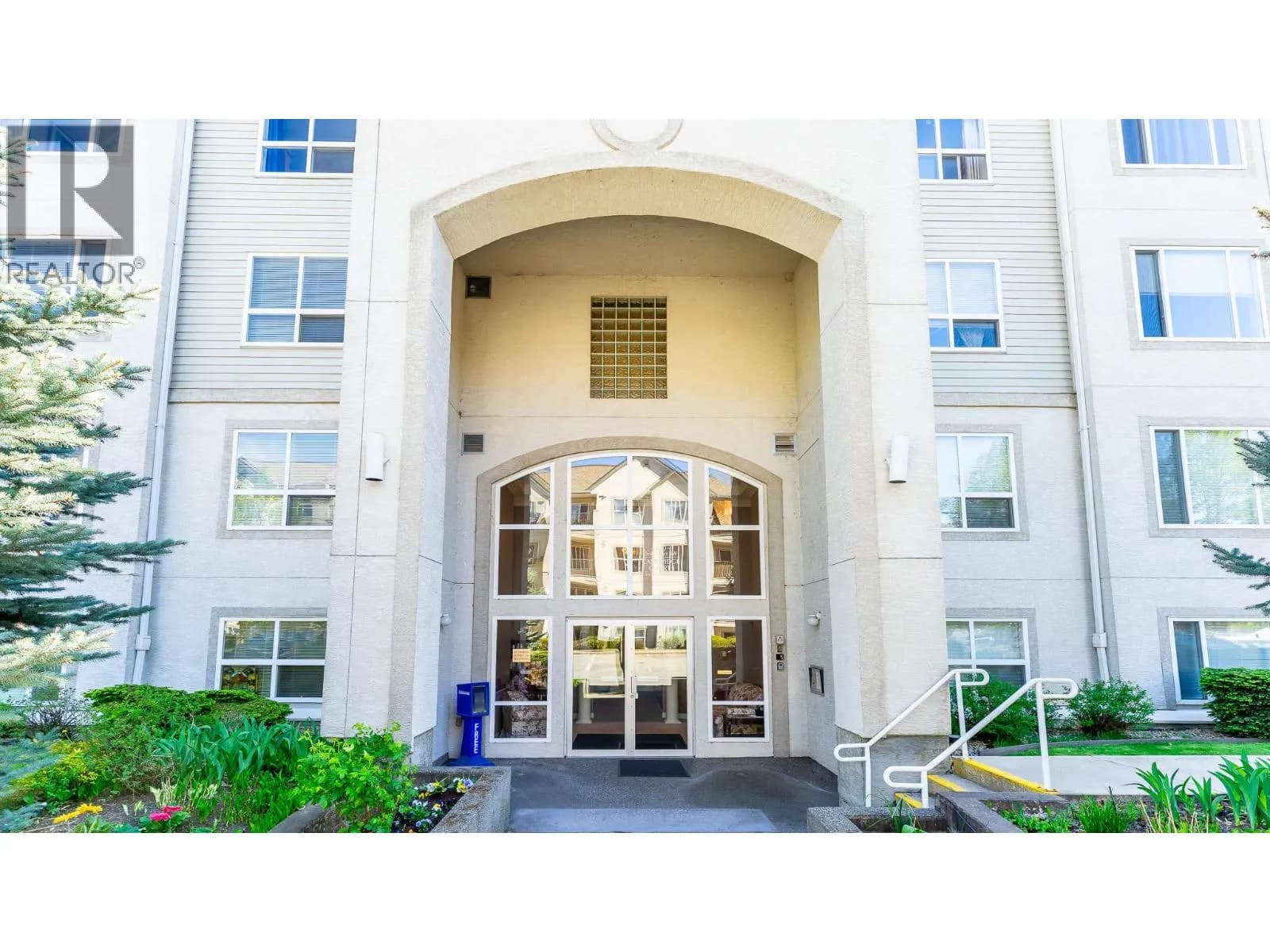 #408 650 Third Street SW, Salmon Arm, BC photo 1