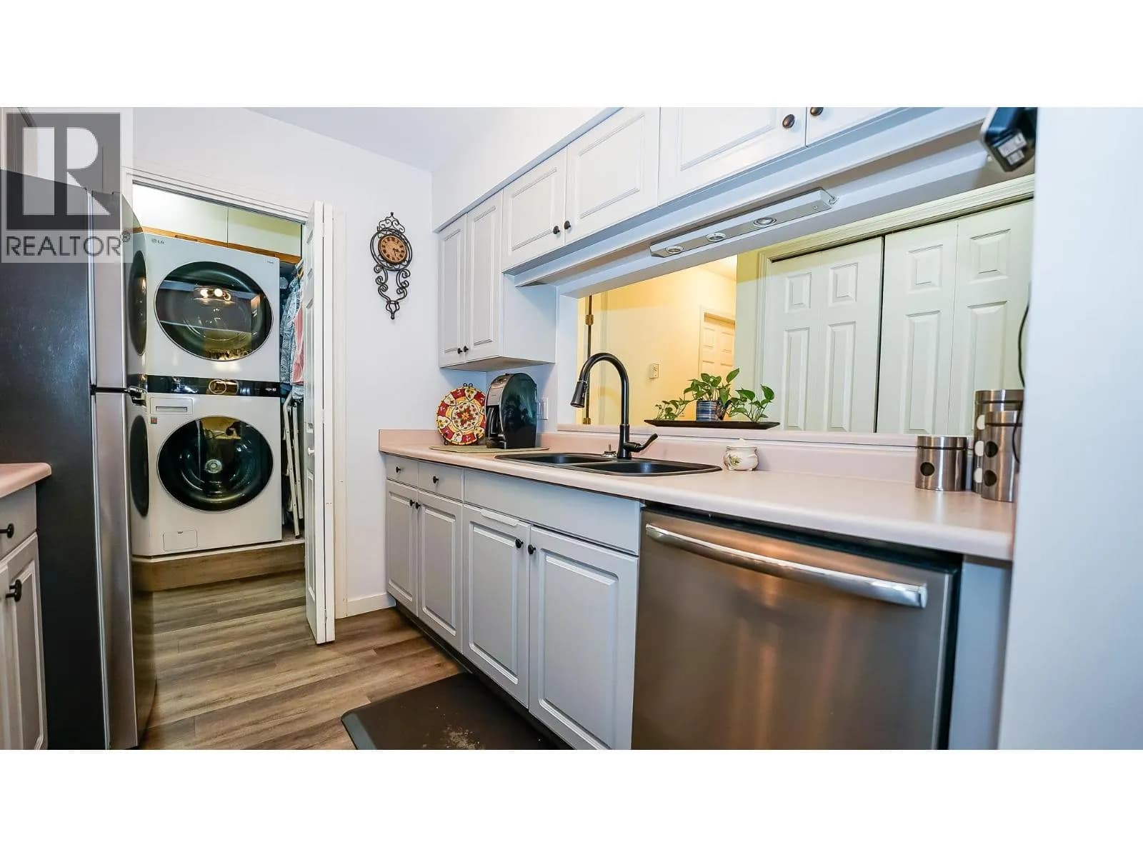 #408 650 Third Street SW, Salmon Arm, BC photo 3