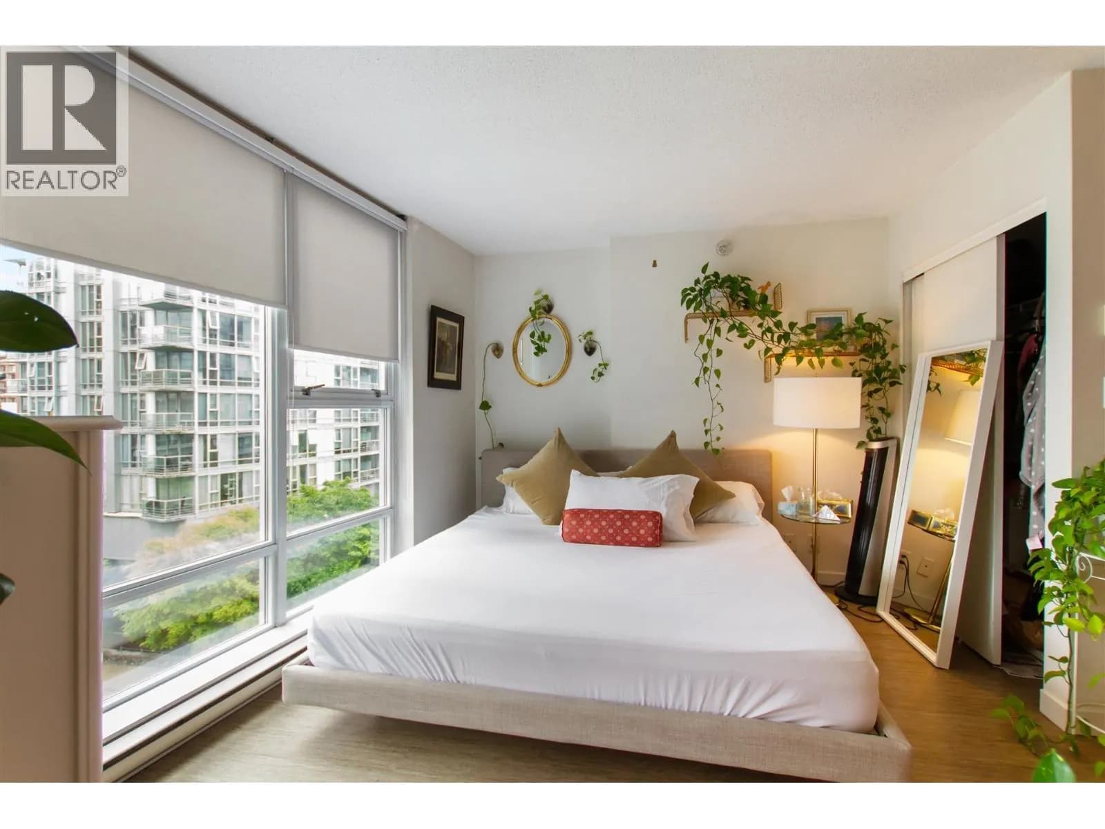 #707 131 REGIMENT SQUARE, Vancouver, BC photo 4