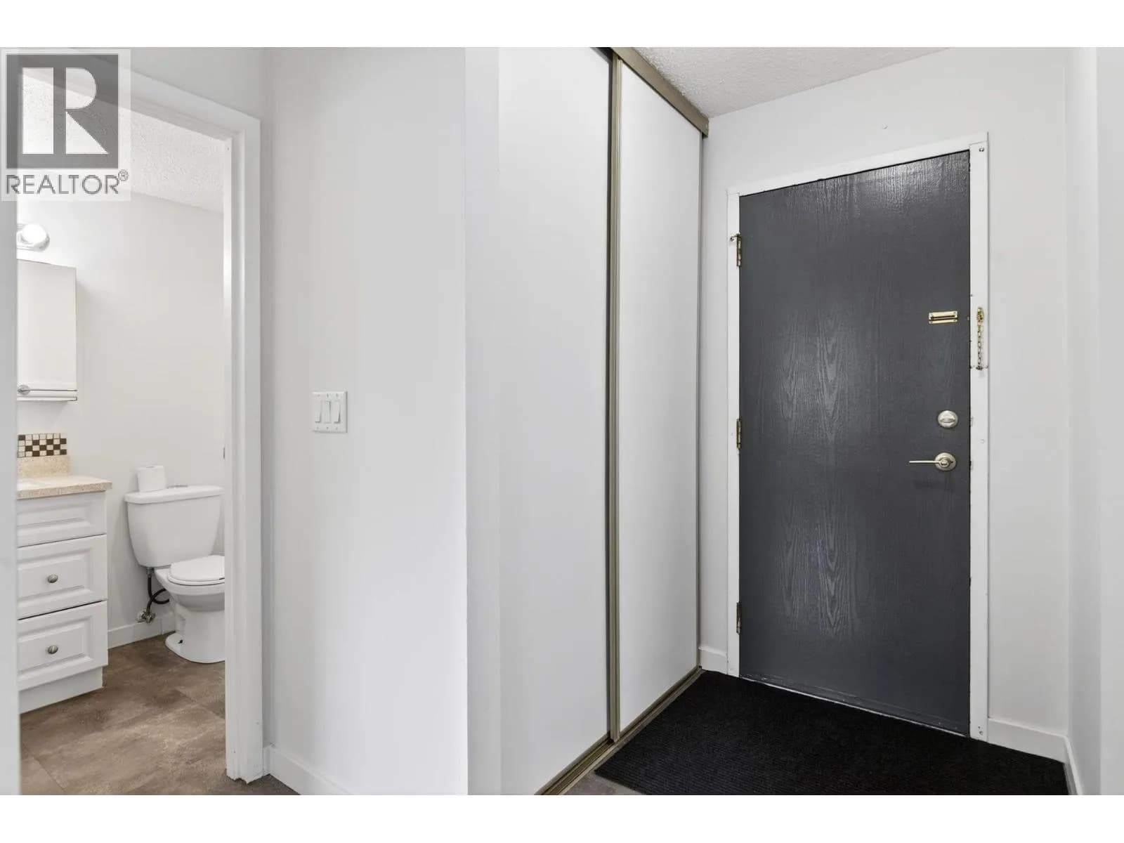 #108 625 Rowcliffe Avenue, Kelowna, BC photo 3