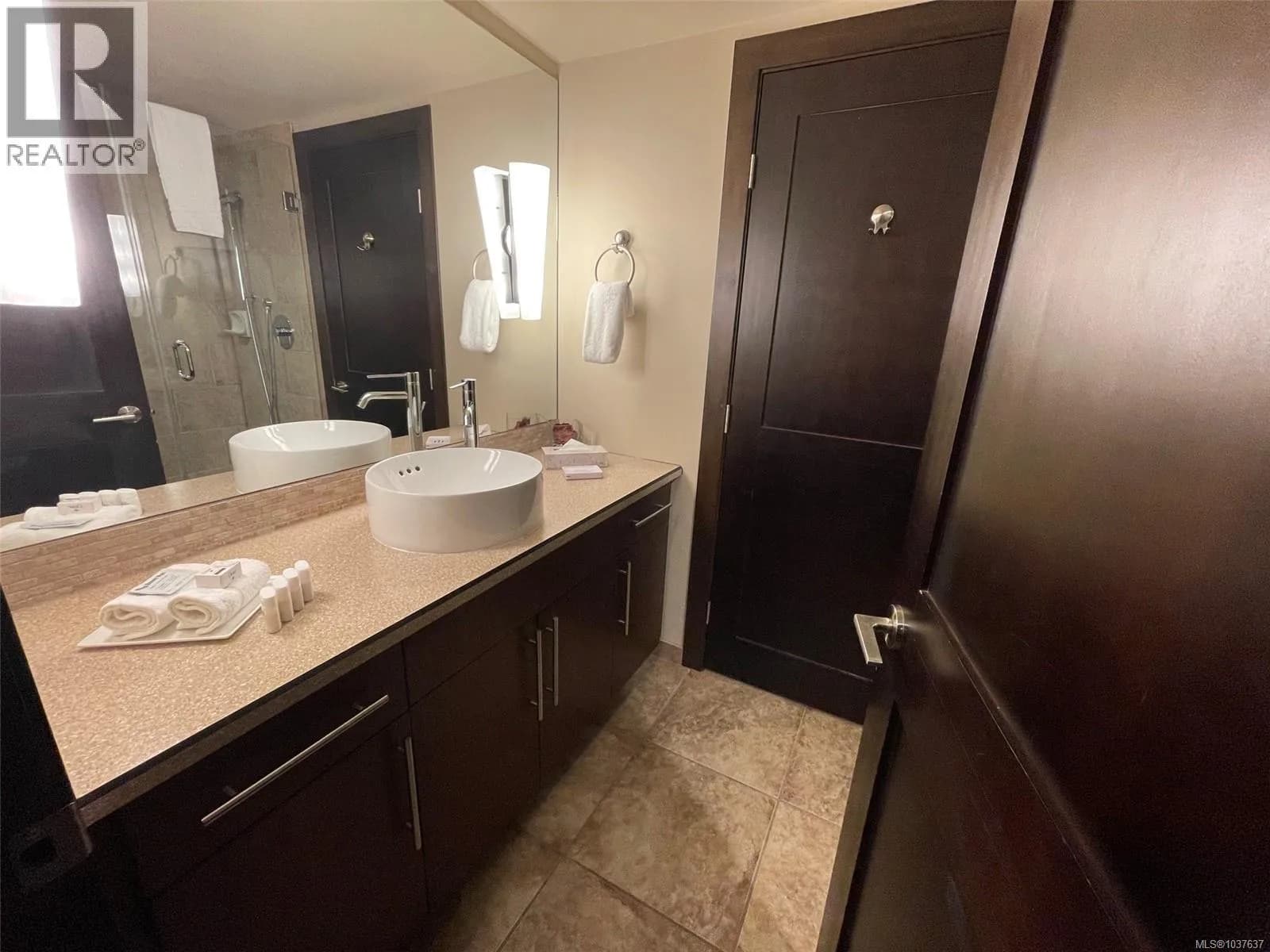 #234 1175 Resort Dr, Parksville, BC photo 2
