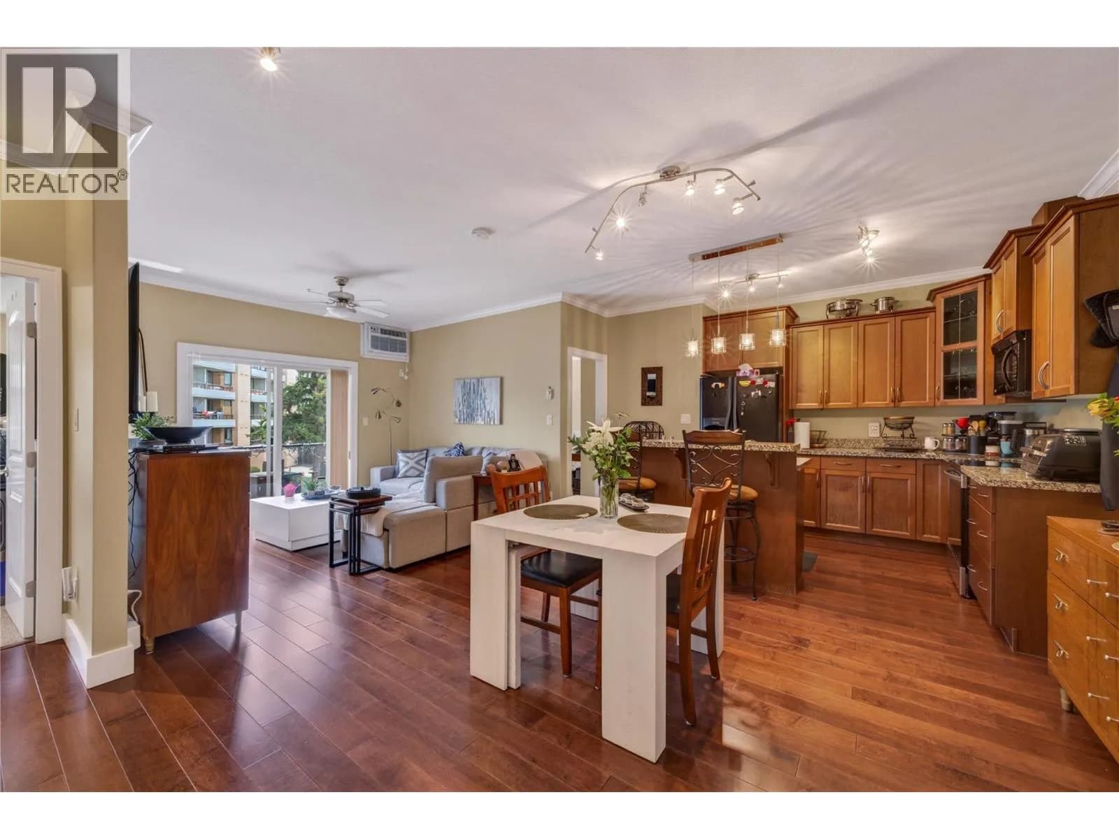 240 Wade Avenue W Avenue, Penticton