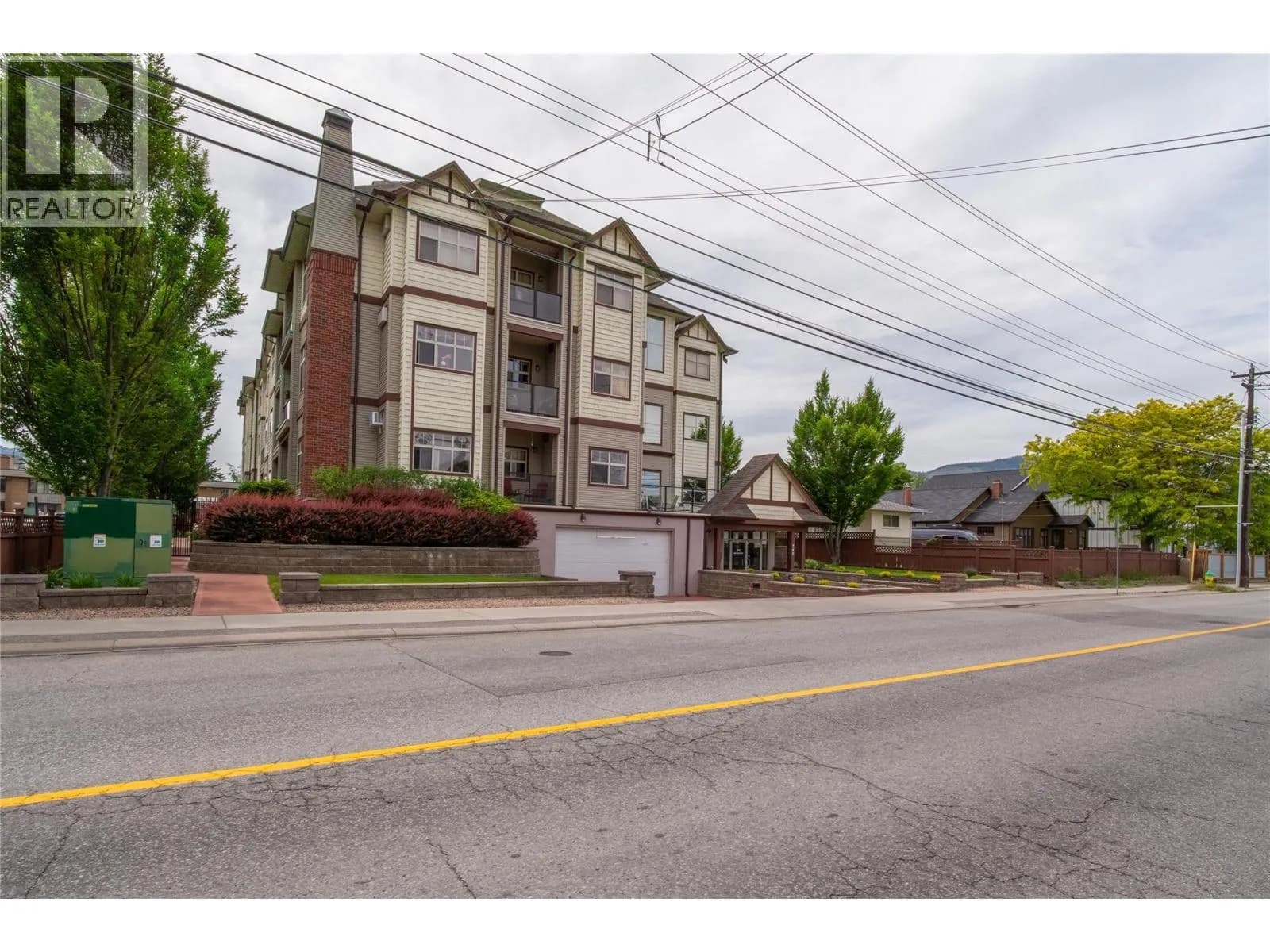 #305 240 Wade Avenue W Avenue, Penticton, BC photo 2