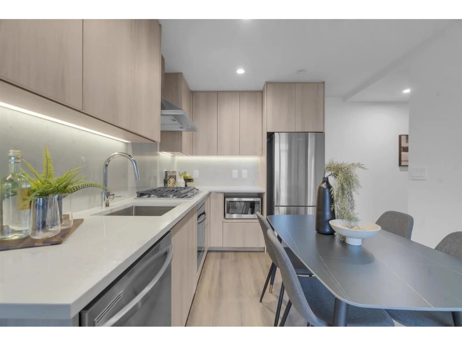 #1705 10750 135A STREET, Surrey, BC photo 3