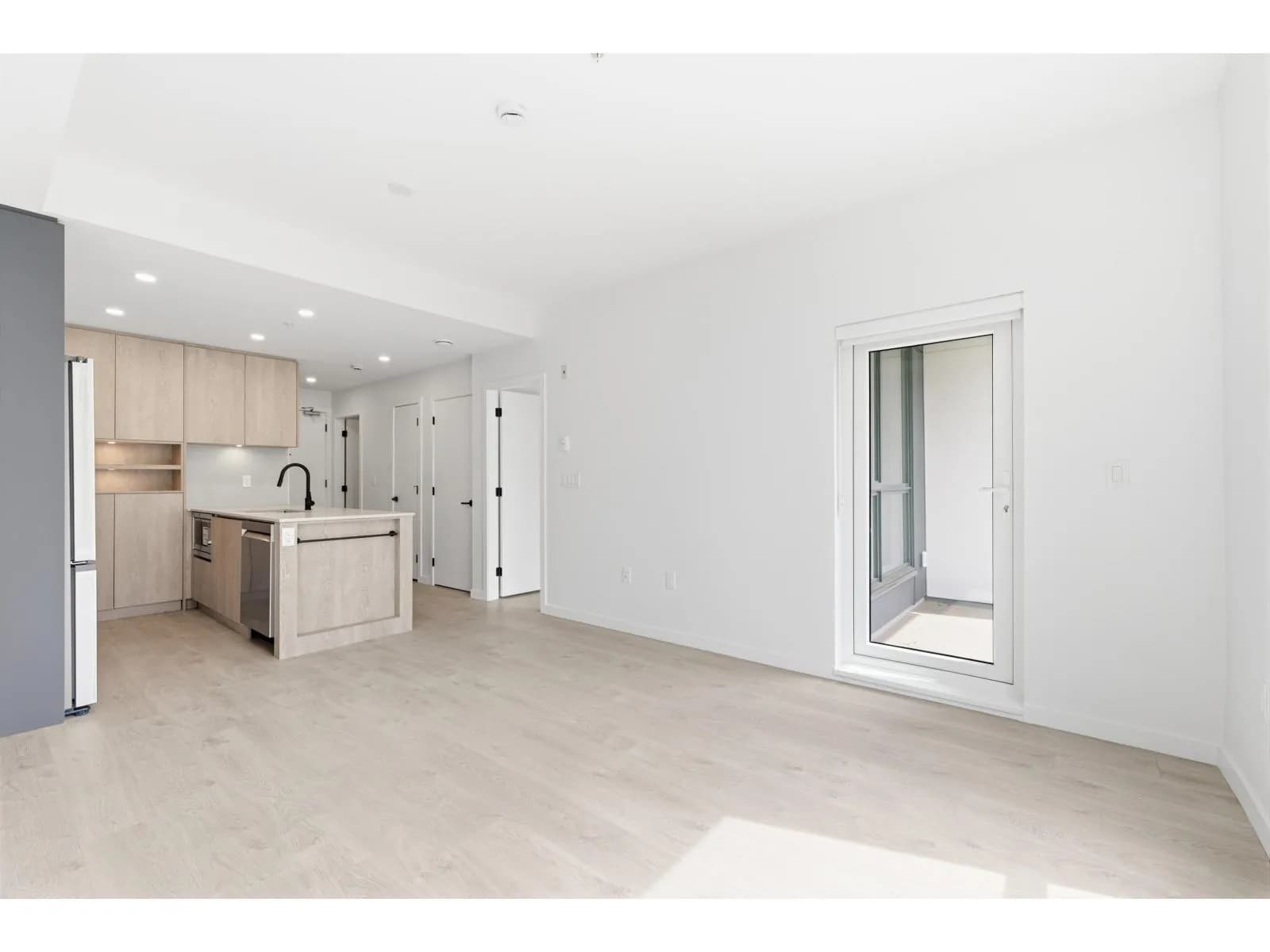 #107 19577 65B AVENUE, Surrey, BC photo 3