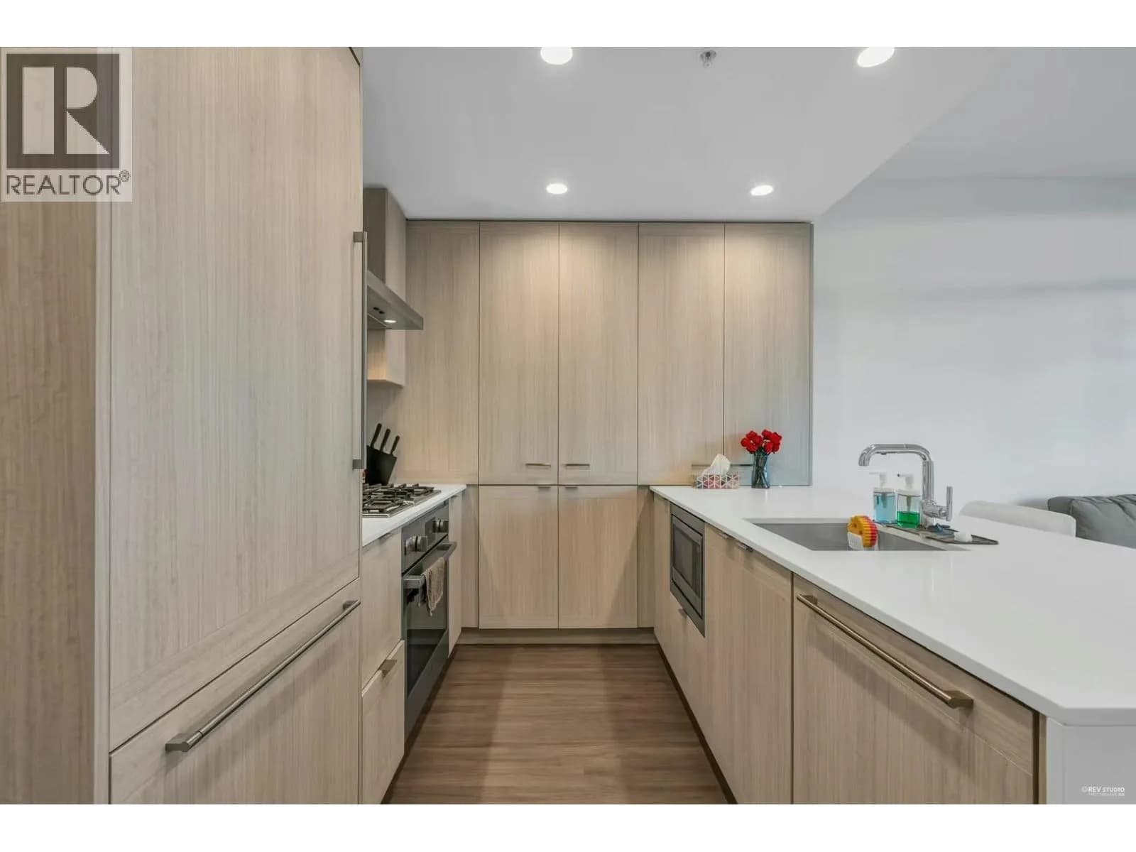 #1902 2311 BETA AVENUE, Burnaby, BC photo 4