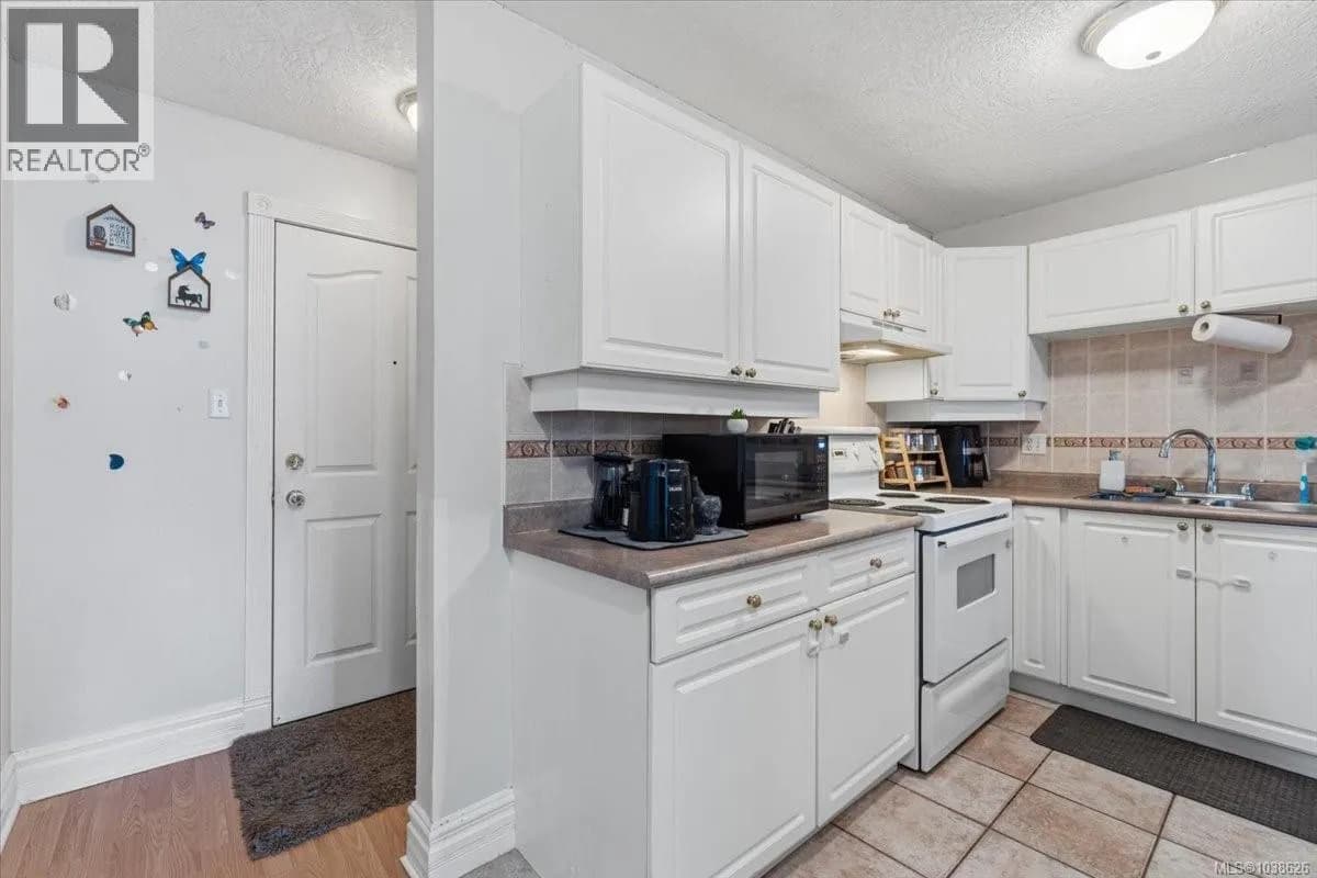 #103 645 Selby St, Nanaimo, BC photo 3