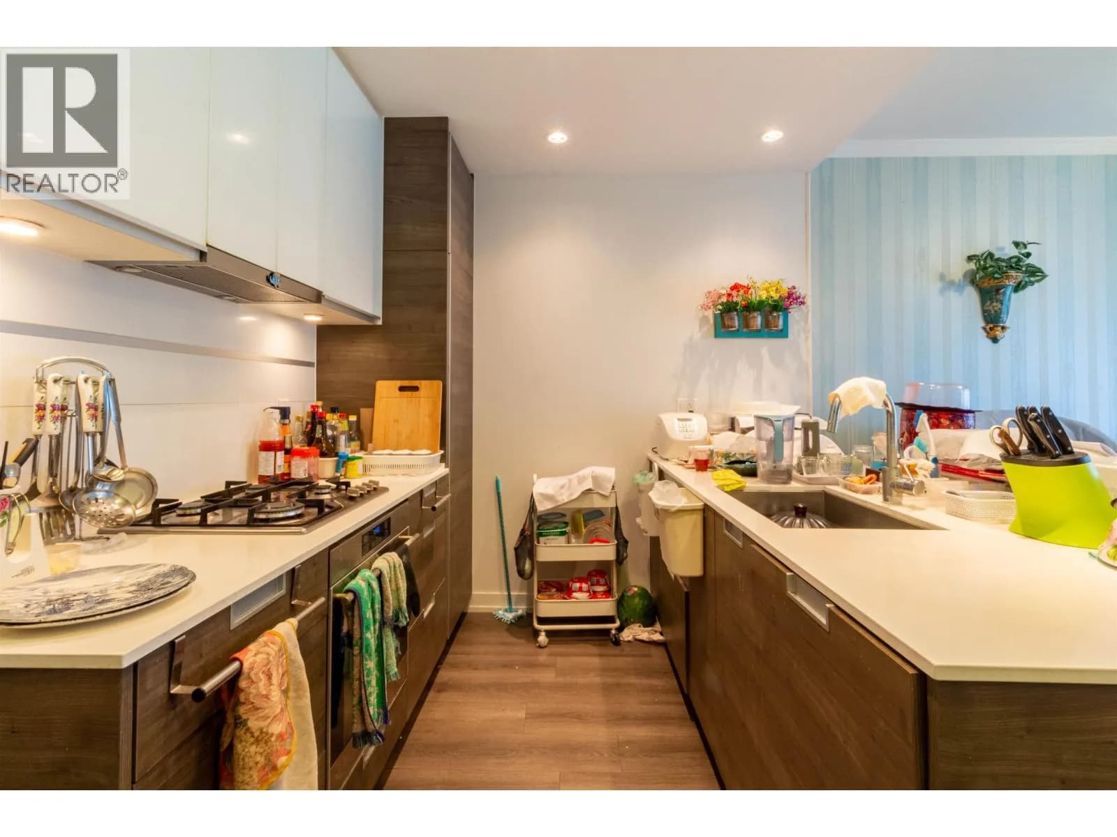 #602 4688 KINGSWAY, Burnaby, BC photo 2