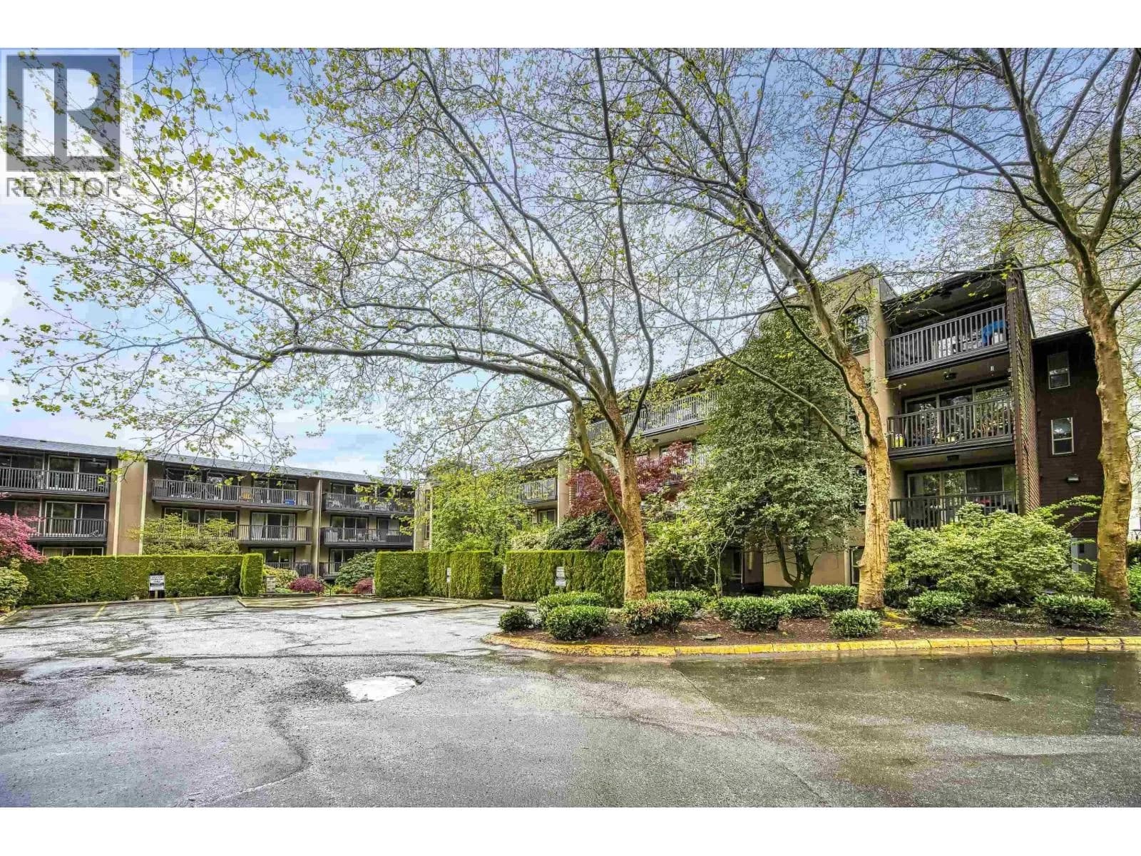 9847 MANCHESTER DRIVE, Burnaby