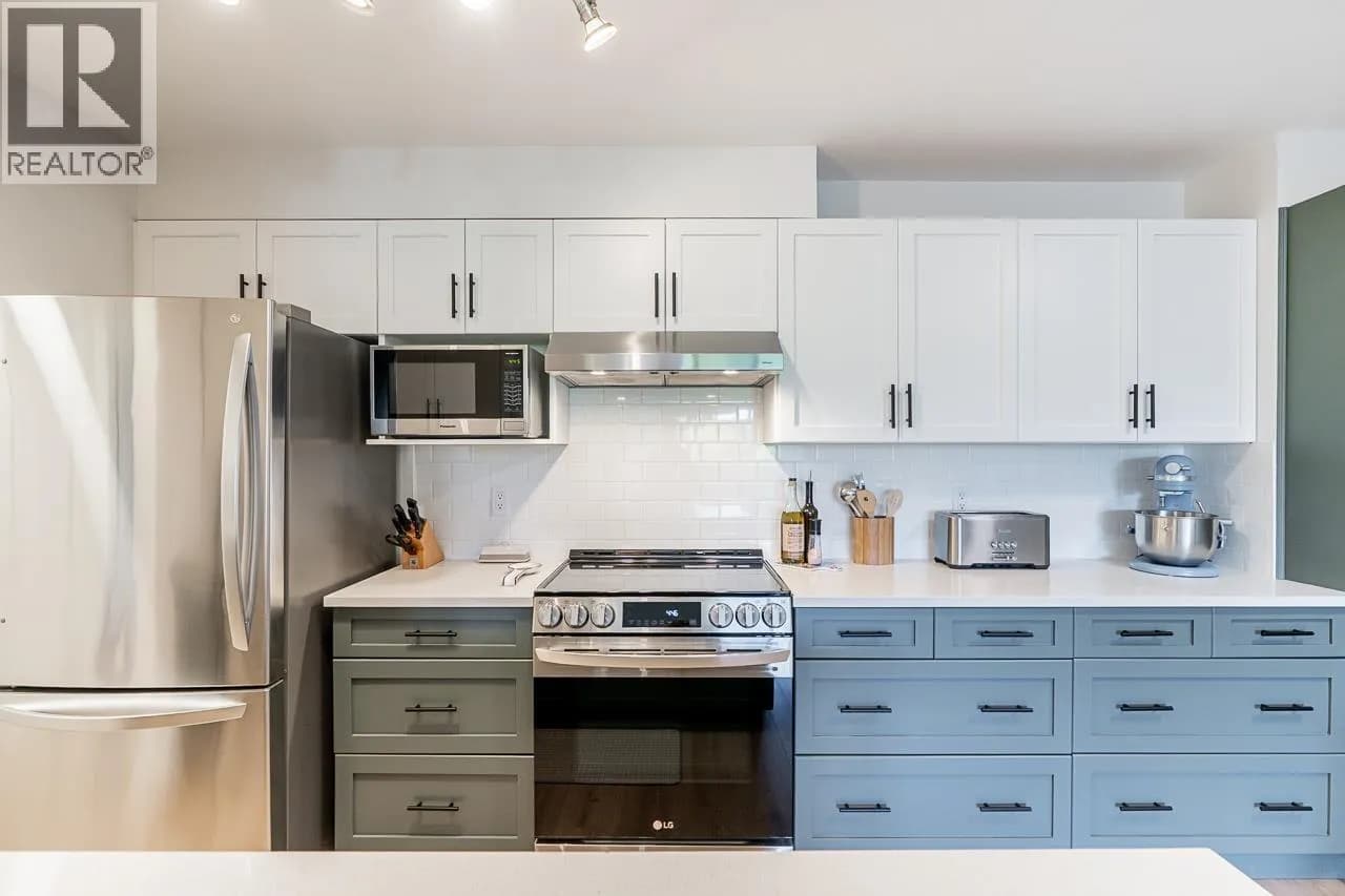 #302 1200 PACIFIC STREET, Coquitlam, BC photo 4