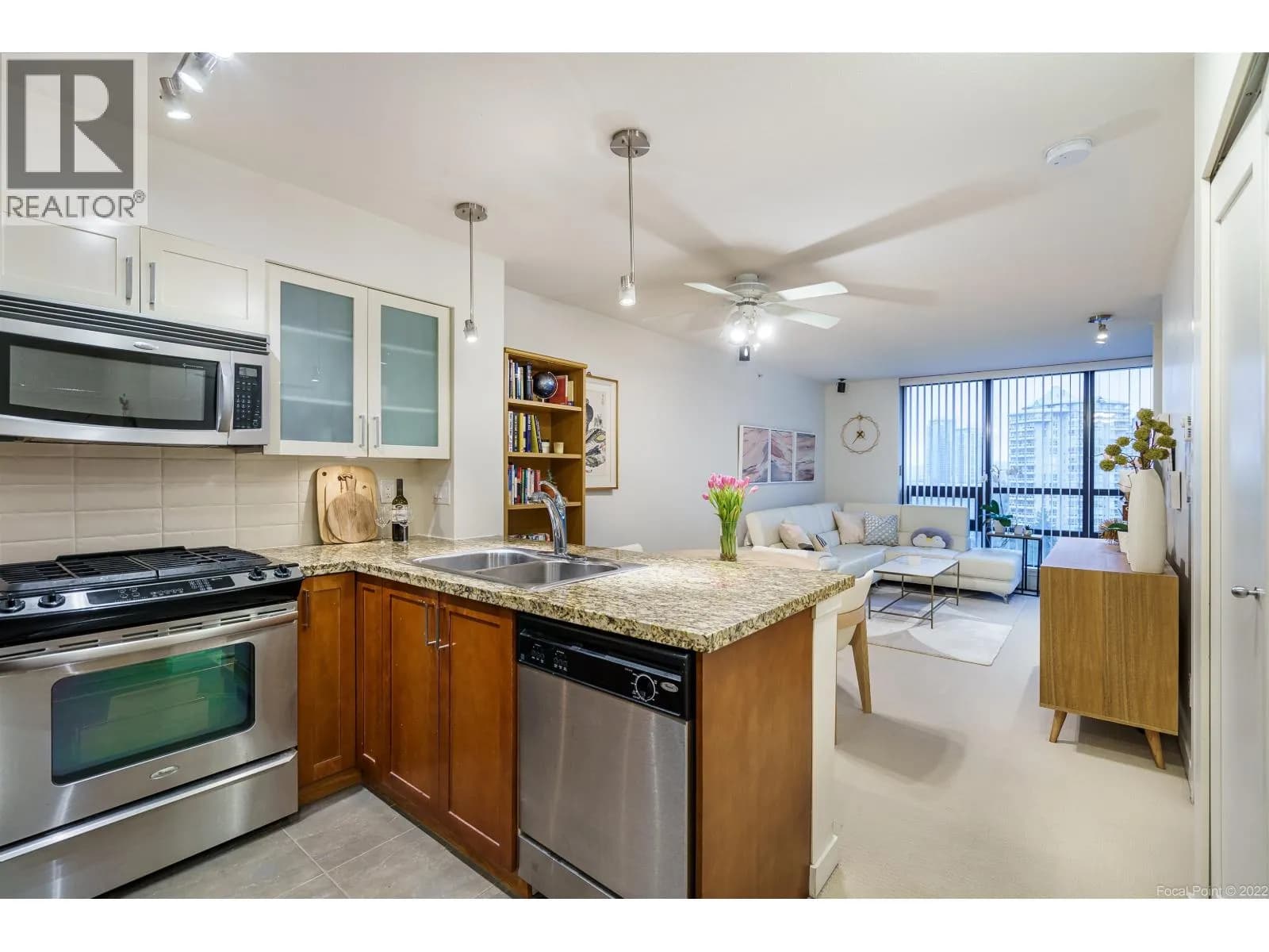 1 RENAISSANCE SQUARE, New Westminster