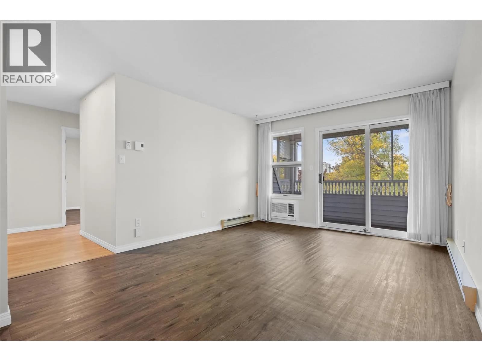 #310 575 Sutherland Avenue, Kelowna, BC photo 4