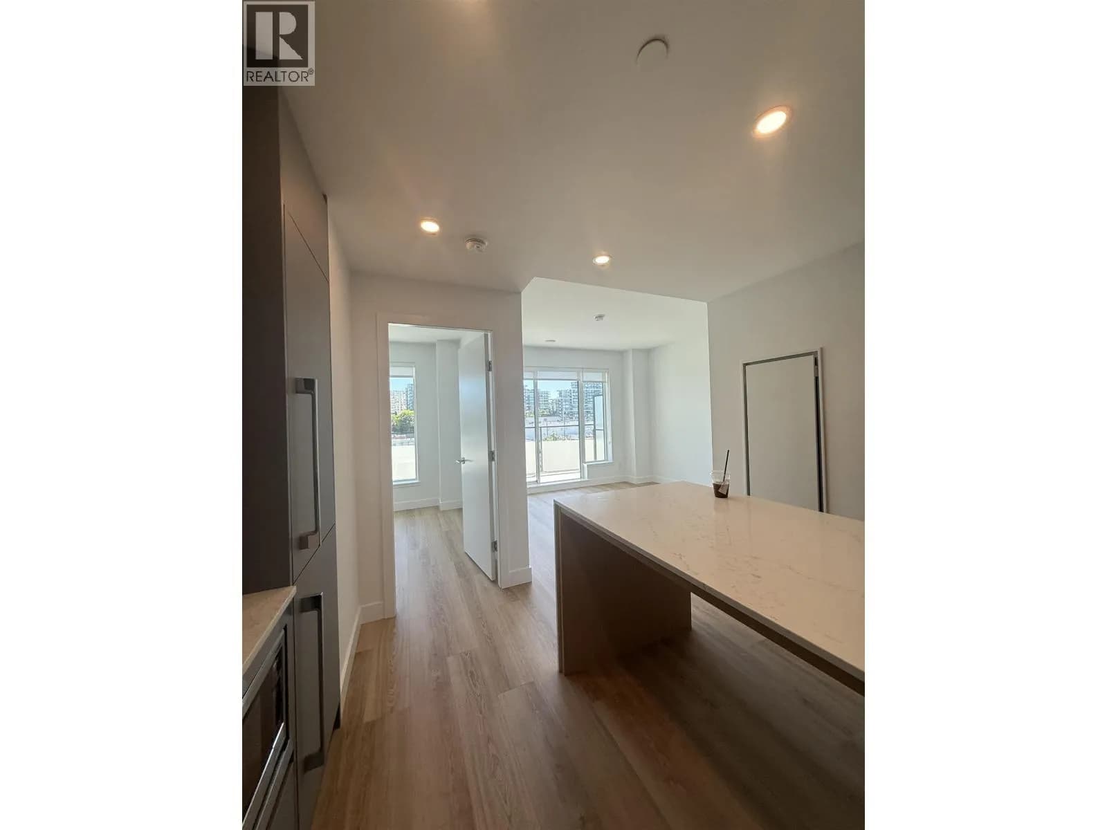 #505 7977 LANSDOWNE ROAD, Richmond, BC photo 4