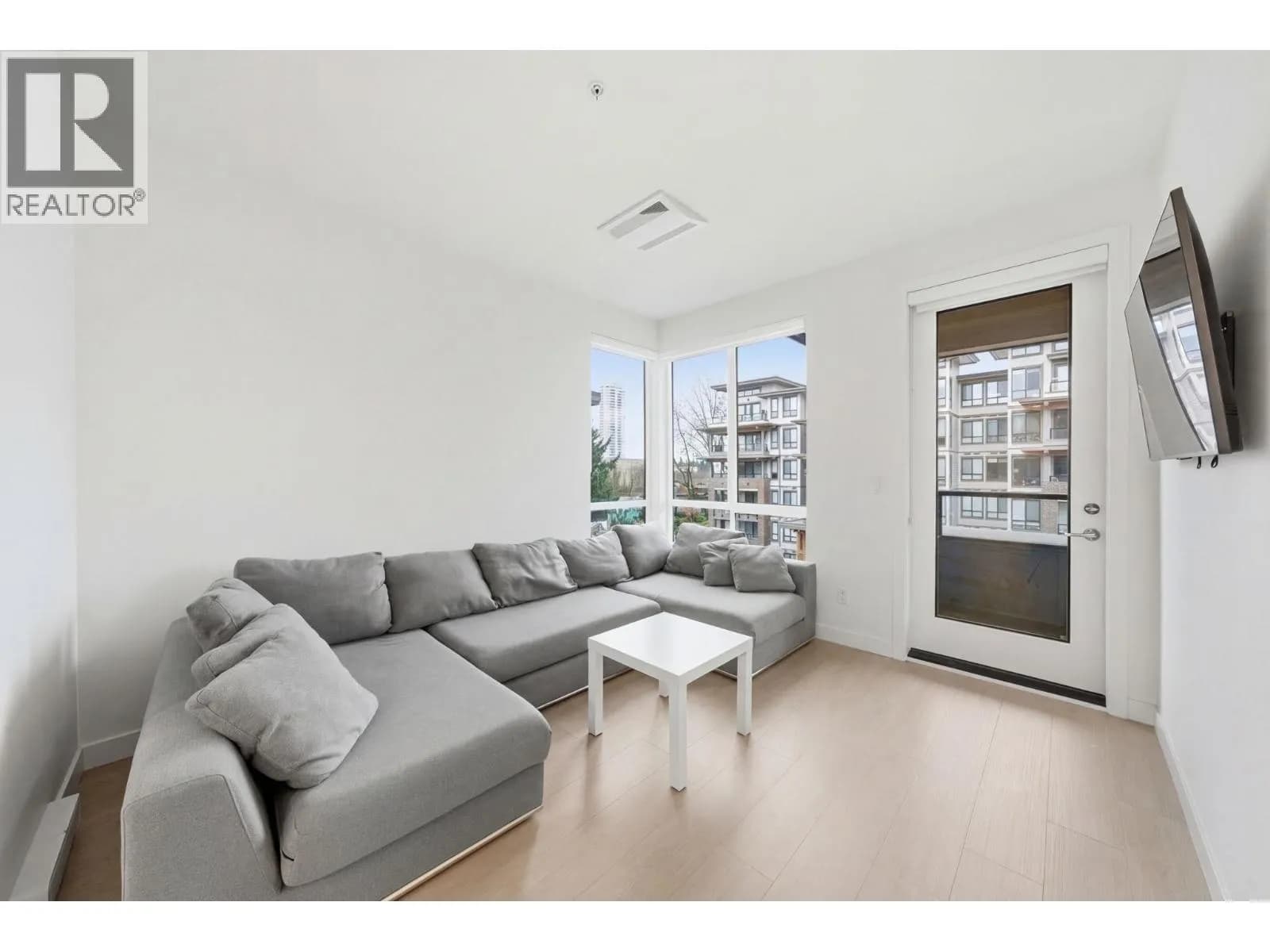 #418 7588 16TH STREET, Burnaby, BC photo 2