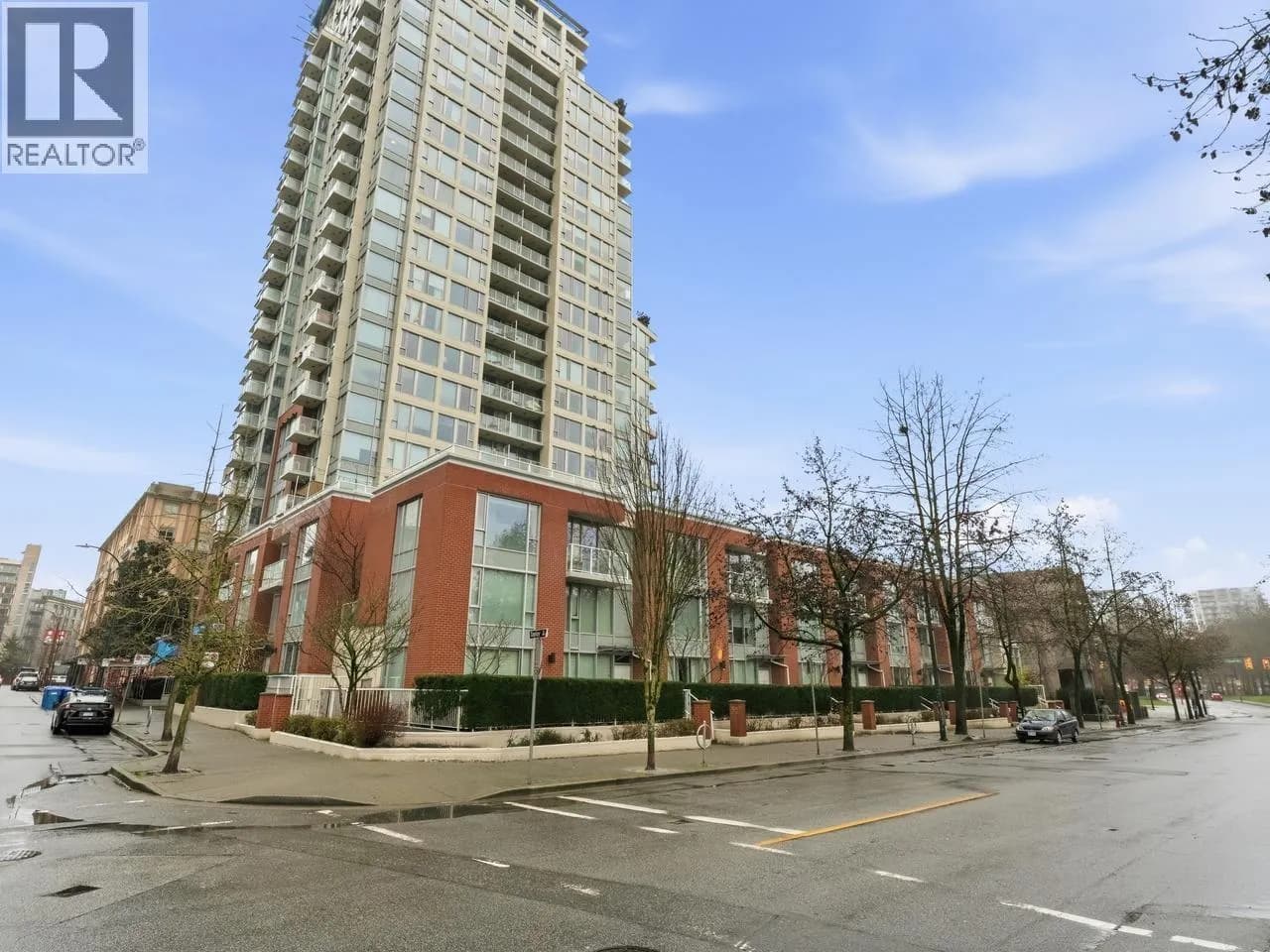 #710 550 TAYLOR STREET, Vancouver, BC photo 2